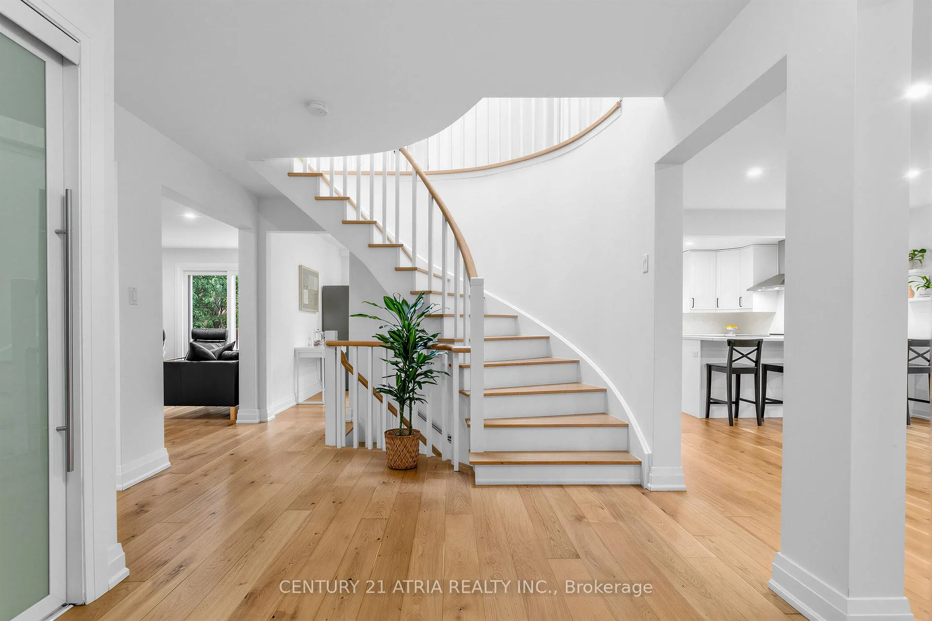 Photo 6 of 12 Granada Court, Markham, German Mills — HOMEH