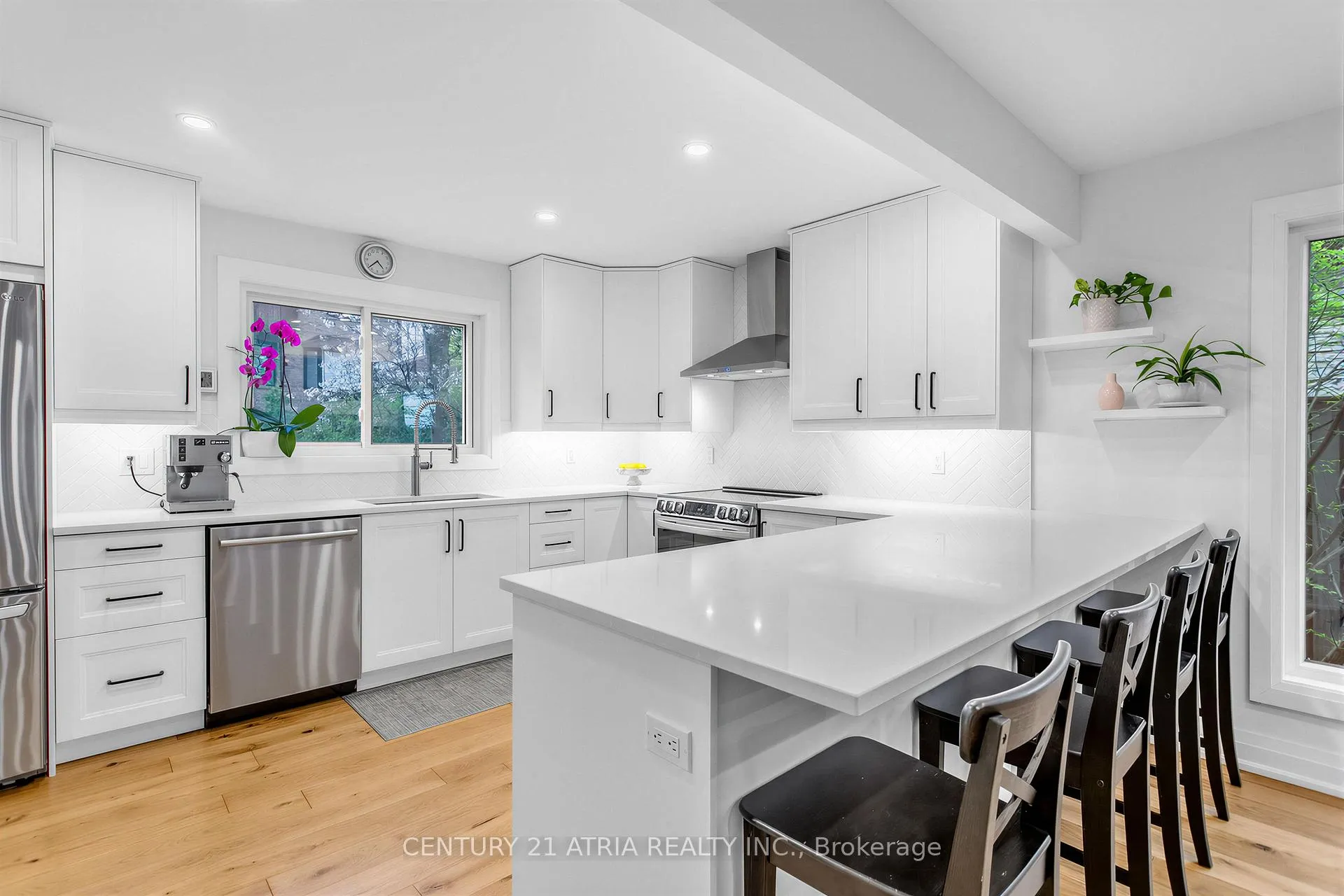 Photo 13 of 12 Granada Court, Markham, German Mills — HOMEH