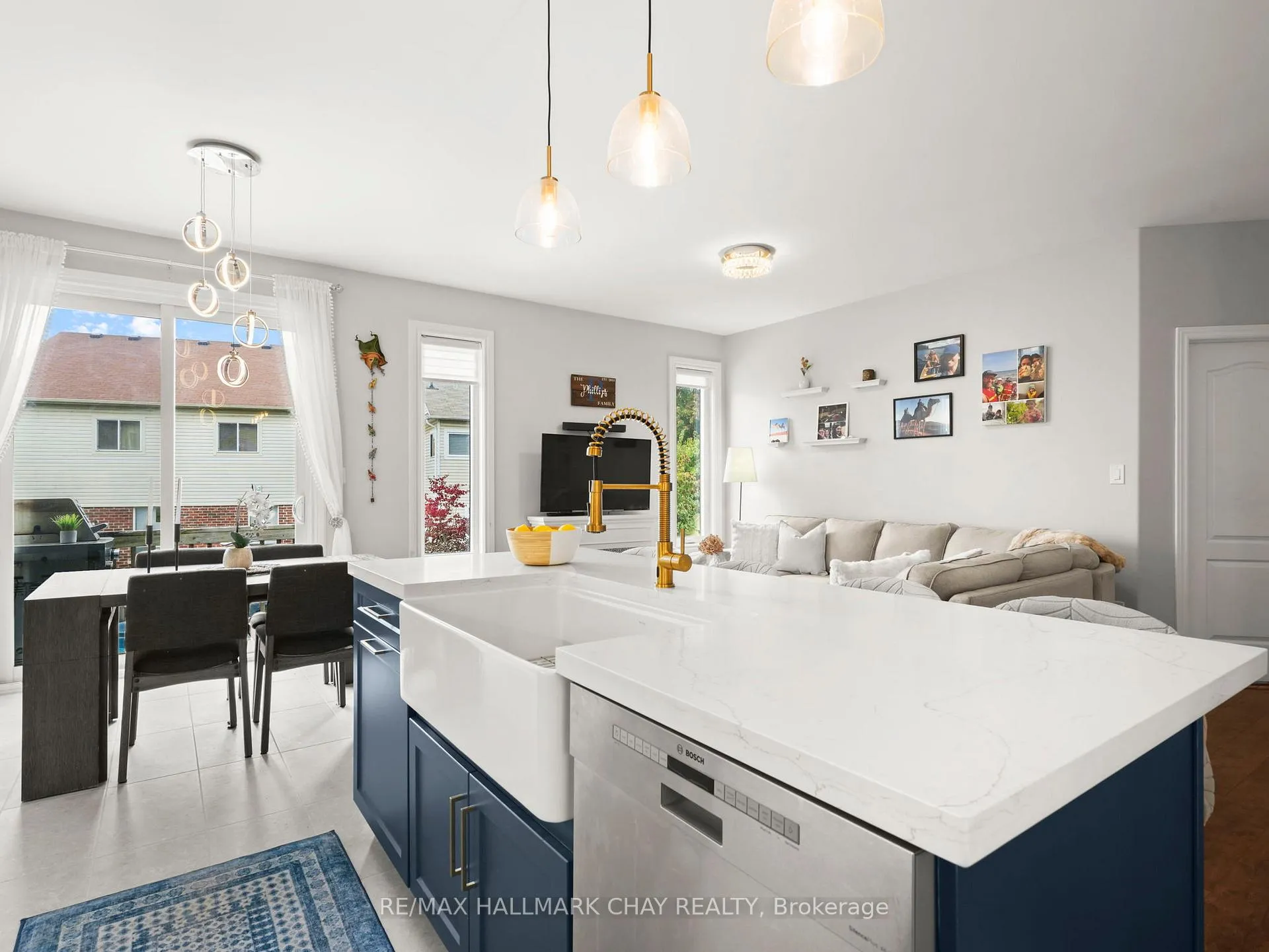Photo 24 of 102 Diana Way, Barrie, Innis-Shore — HOMEH