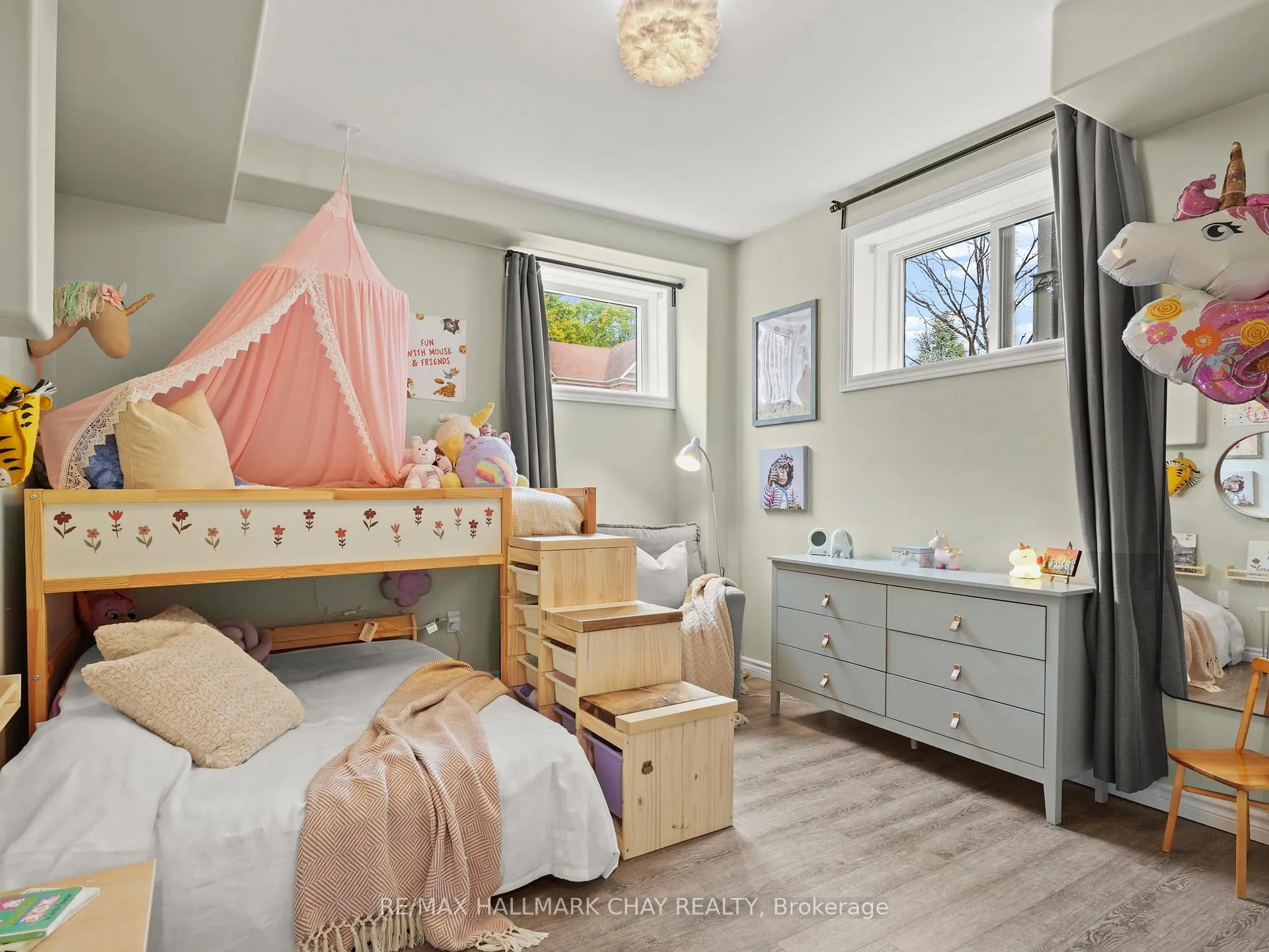 Photo 36 of 102 Diana Way, Barrie, Innis-Shore — HOMEH