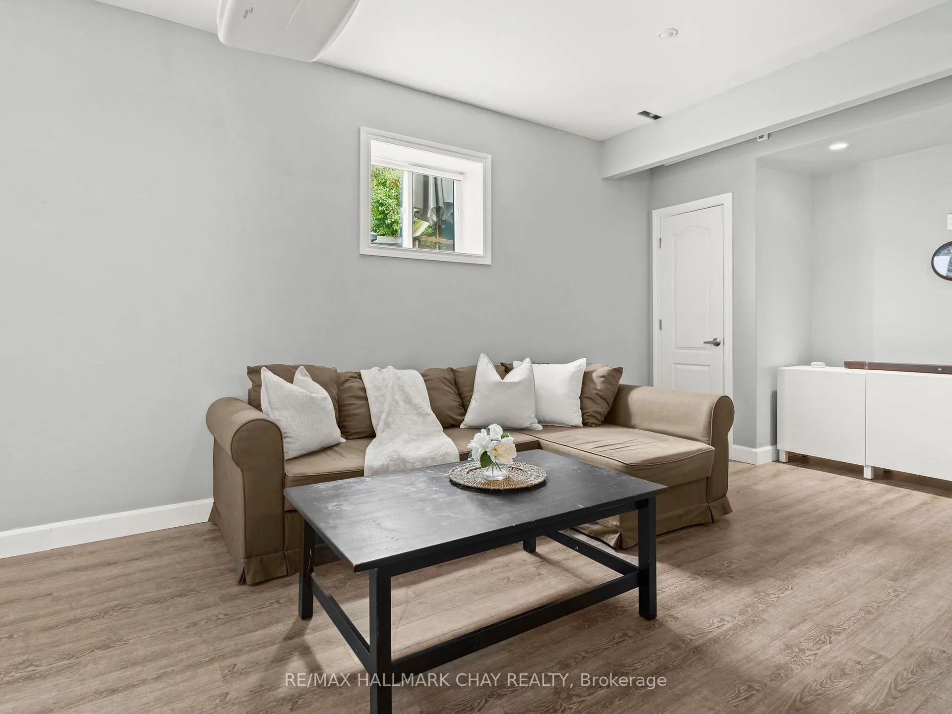 Photo 39 of 102 Diana Way, Barrie, Innis-Shore — HOMEH