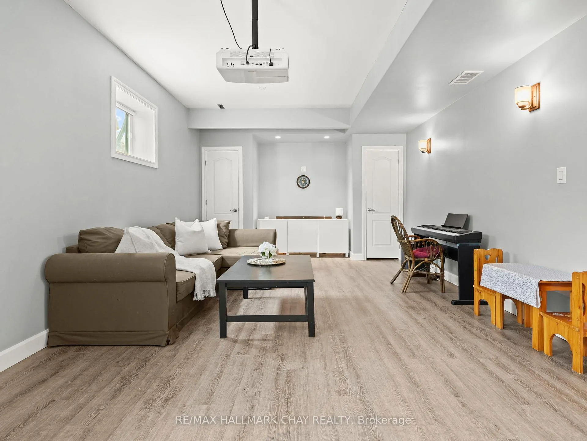 Photo 40 of 102 Diana Way, Barrie, Innis-Shore — HOMEH
