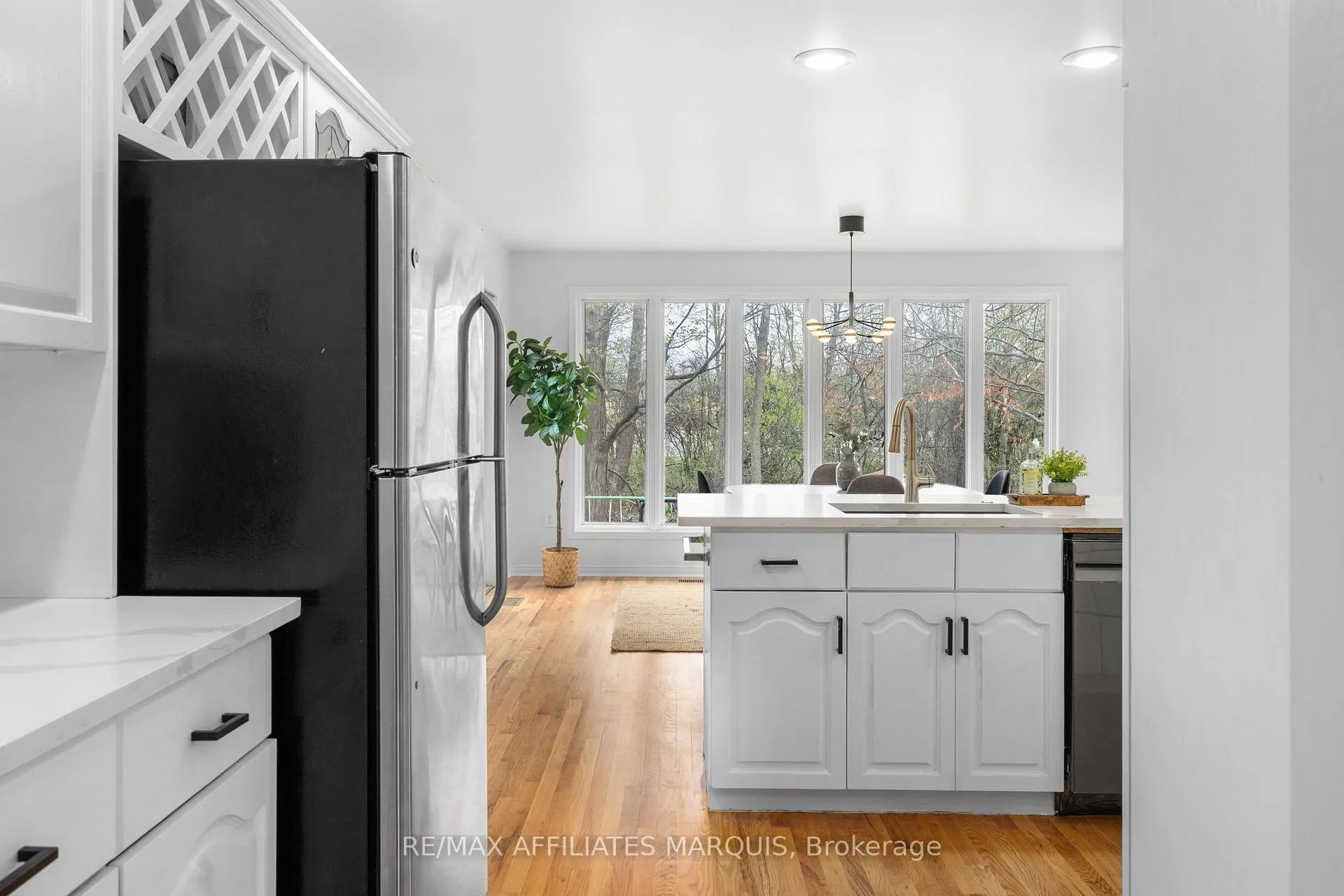 Photo 10 of 15 Davis Drive, Smiths Falls — HOMEH