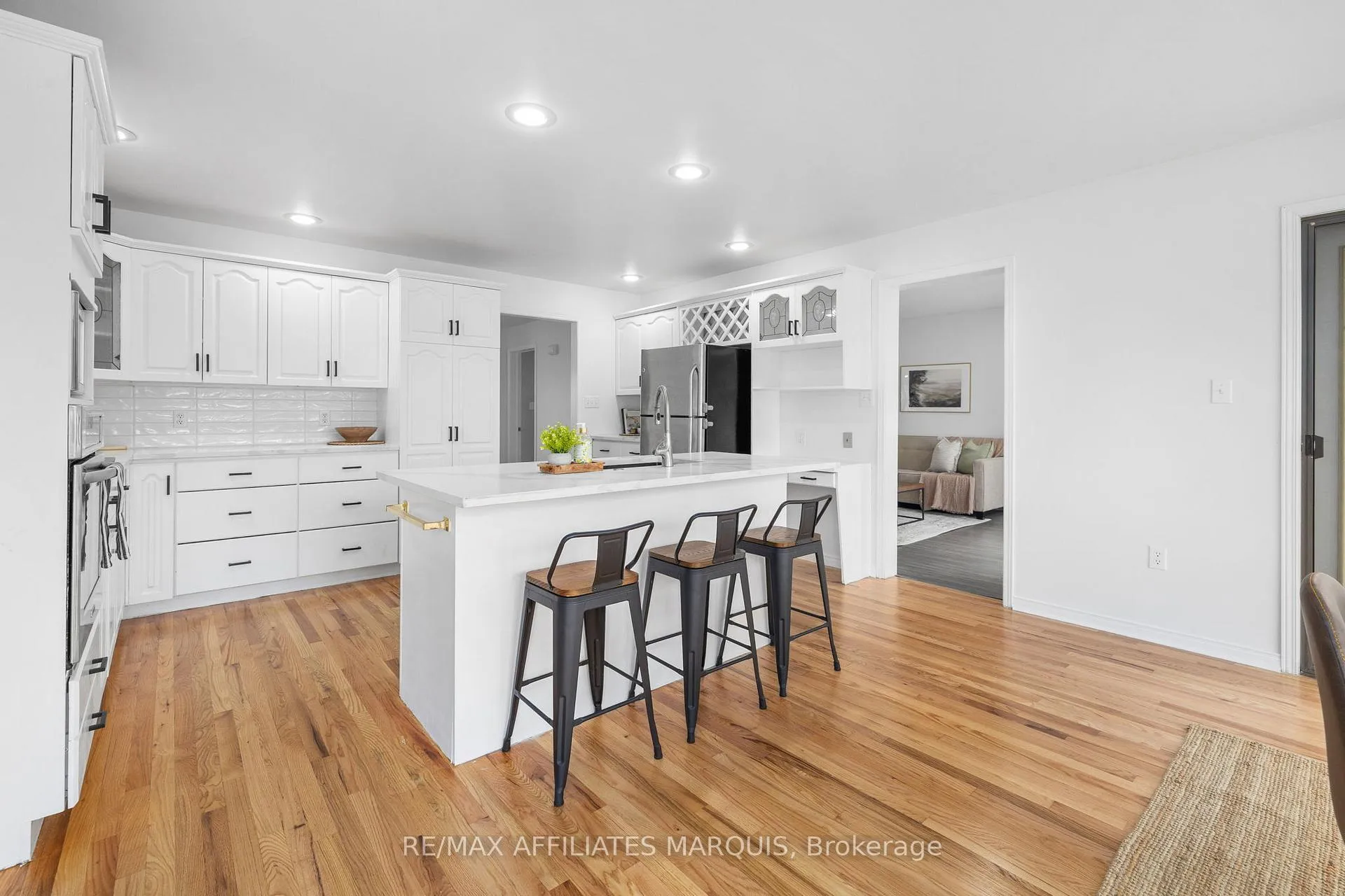 Photo 11 of 15 Davis Drive, Smiths Falls — HOMEH