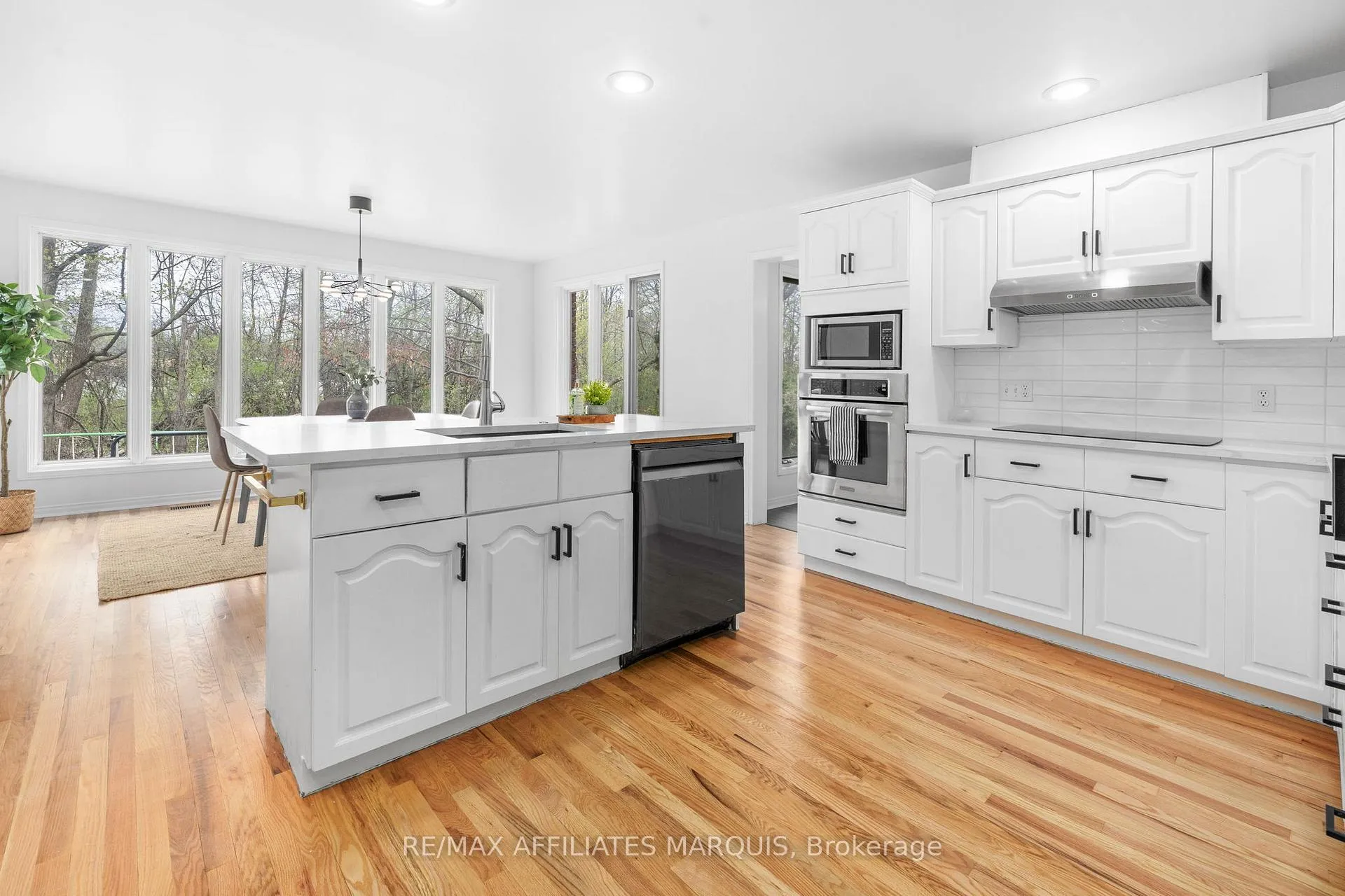 Photo 13 of 15 Davis Drive, Smiths Falls — HOMEH