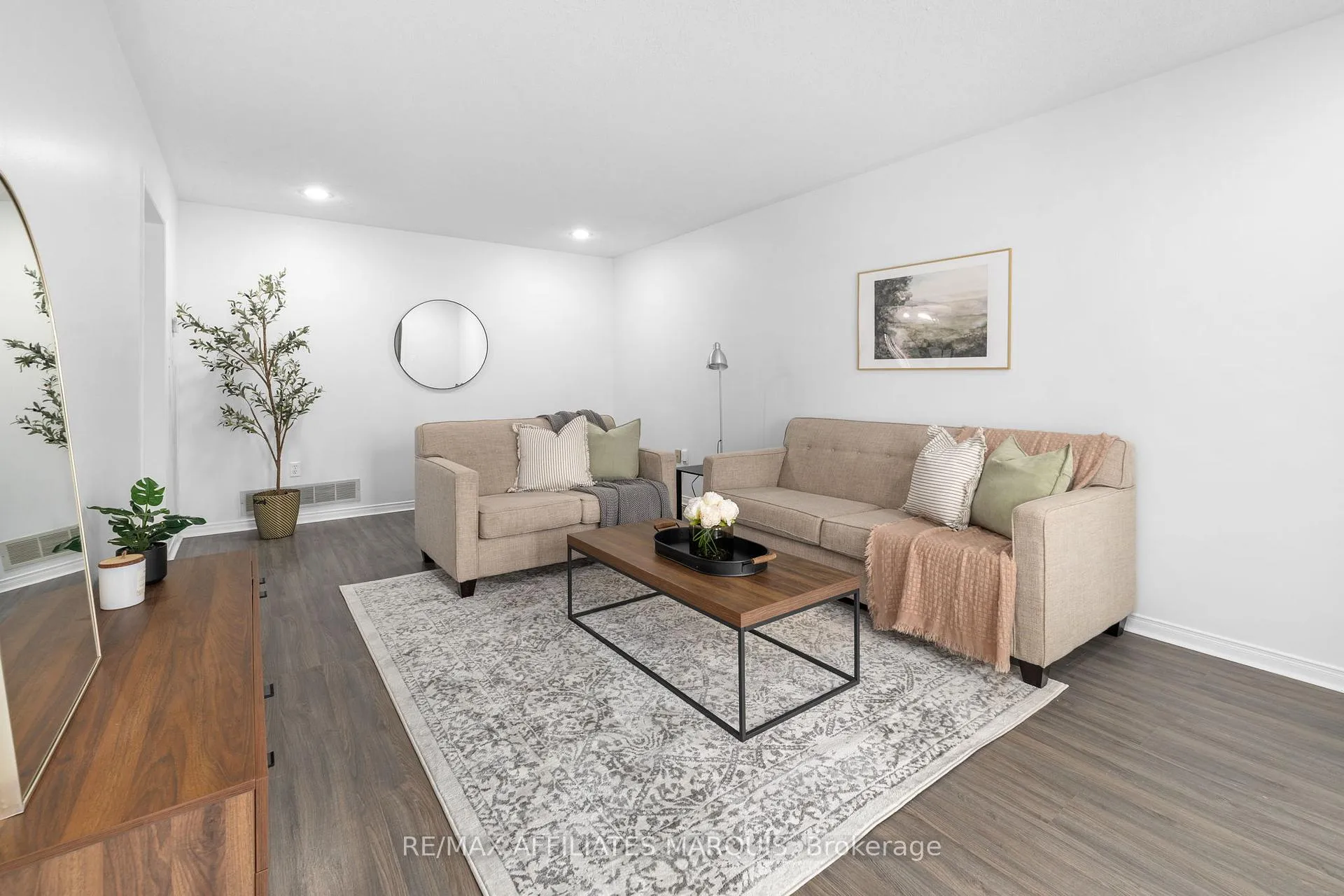 Photo 18 of 15 Davis Drive, Smiths Falls — HOMEH