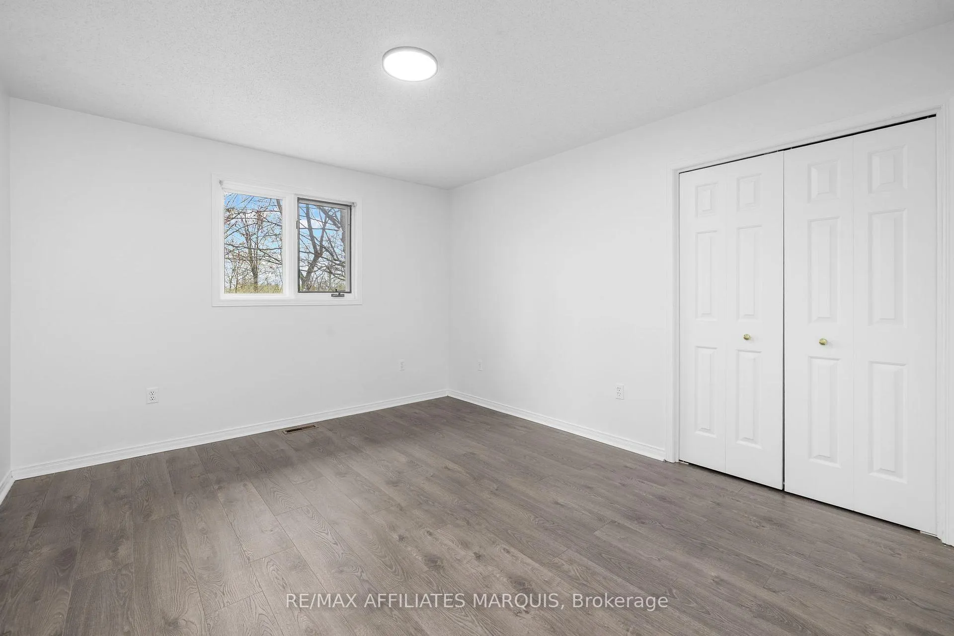 Photo 34 of 15 Davis Drive, Smiths Falls — HOMEH