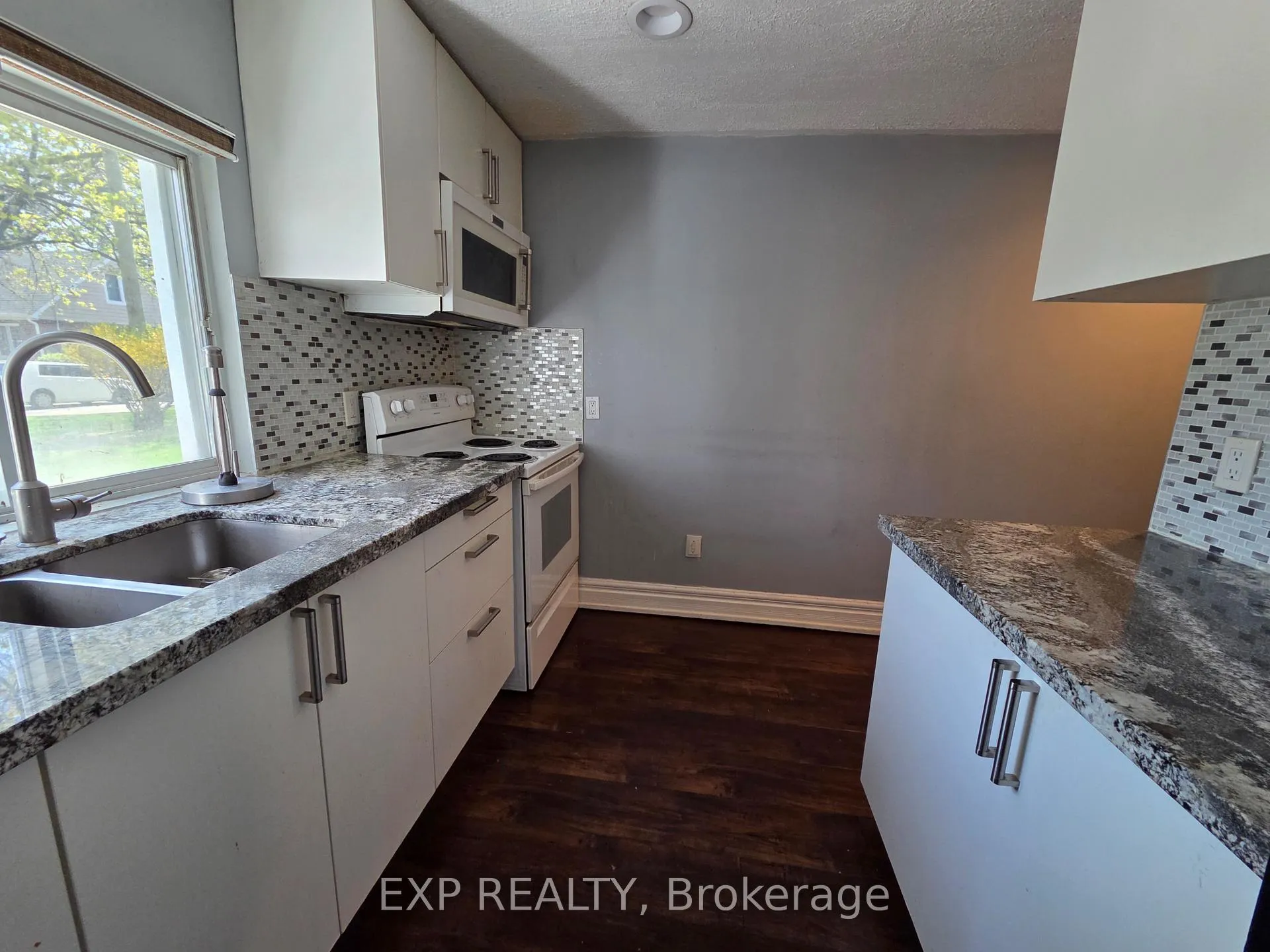 Photo 1 of Unit 2, 2021 Edinburgh Drive, Burlington, Brant — HOMEH