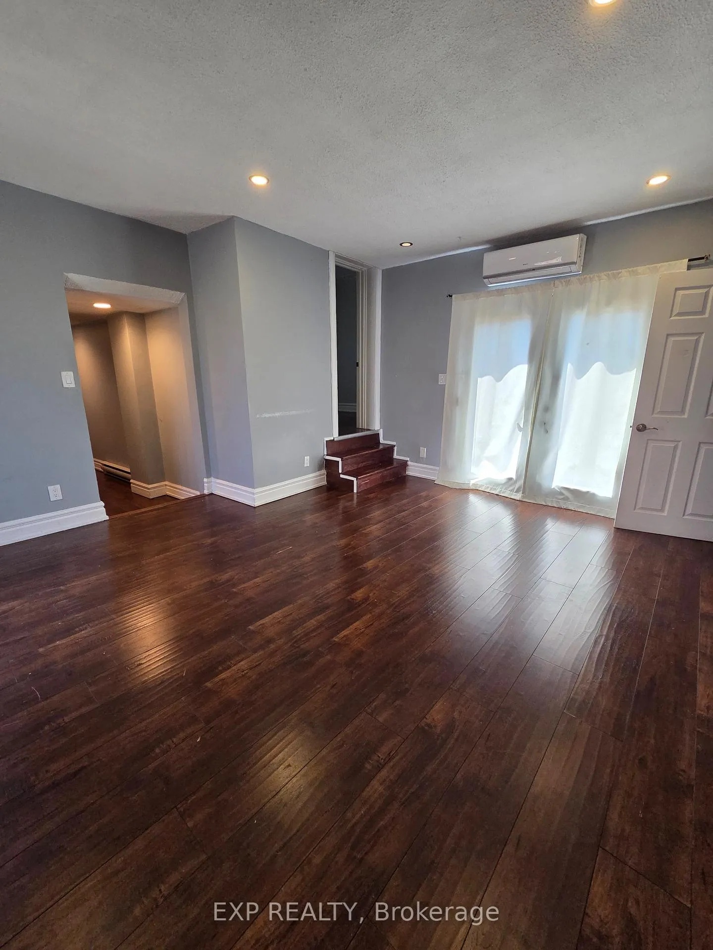 Photo 5 of Unit 2, 2021 Edinburgh Drive, Burlington, Brant — HOMEH