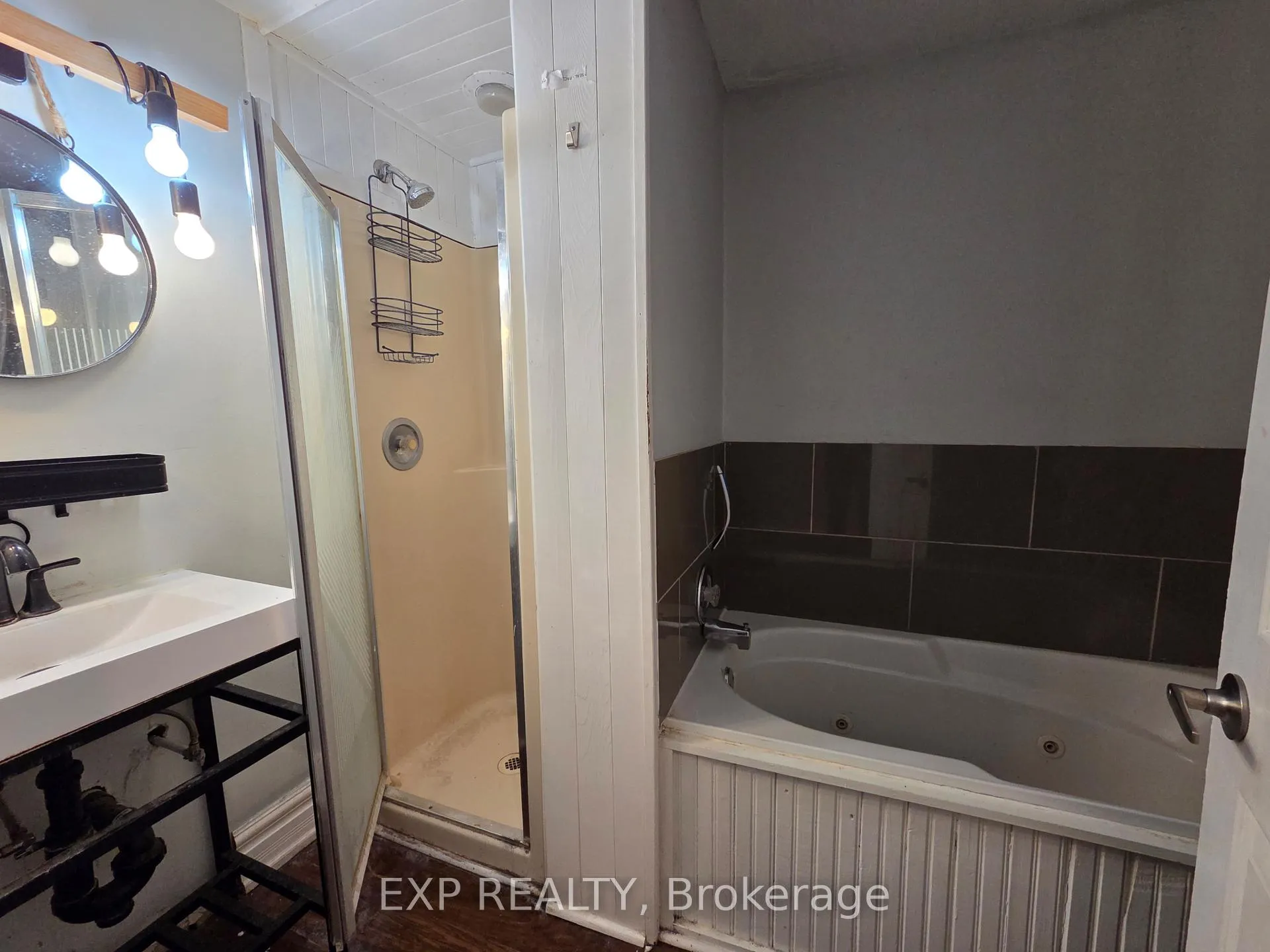 Photo 8 of Unit 2, 2021 Edinburgh Drive, Burlington, Brant — HOMEH