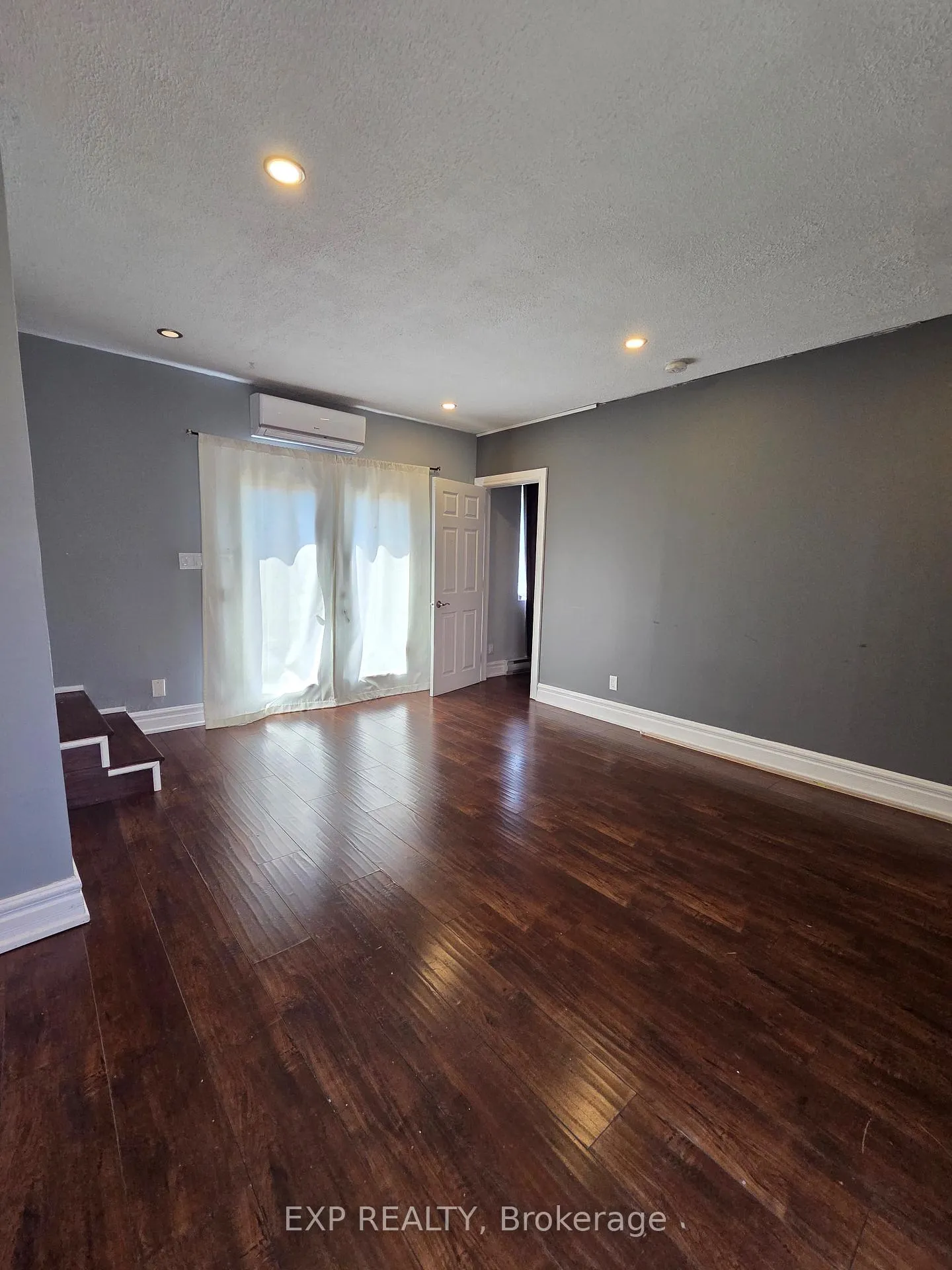 Photo 9 of Unit 2, 2021 Edinburgh Drive, Burlington, Brant — HOMEH