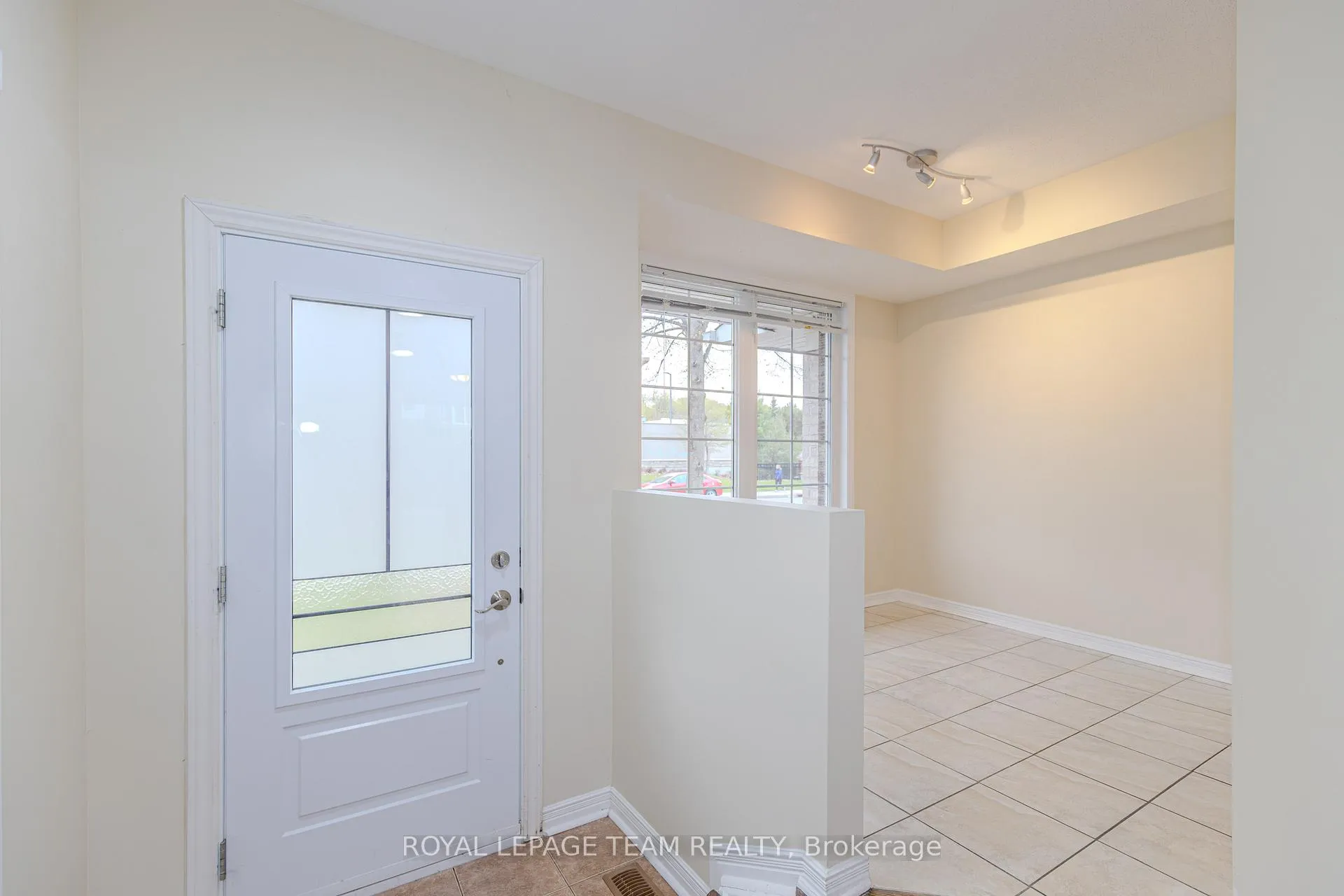 Photo 4 of 263 Cresthaven Drive, Ottawa, Barrhaven East — HOMEH