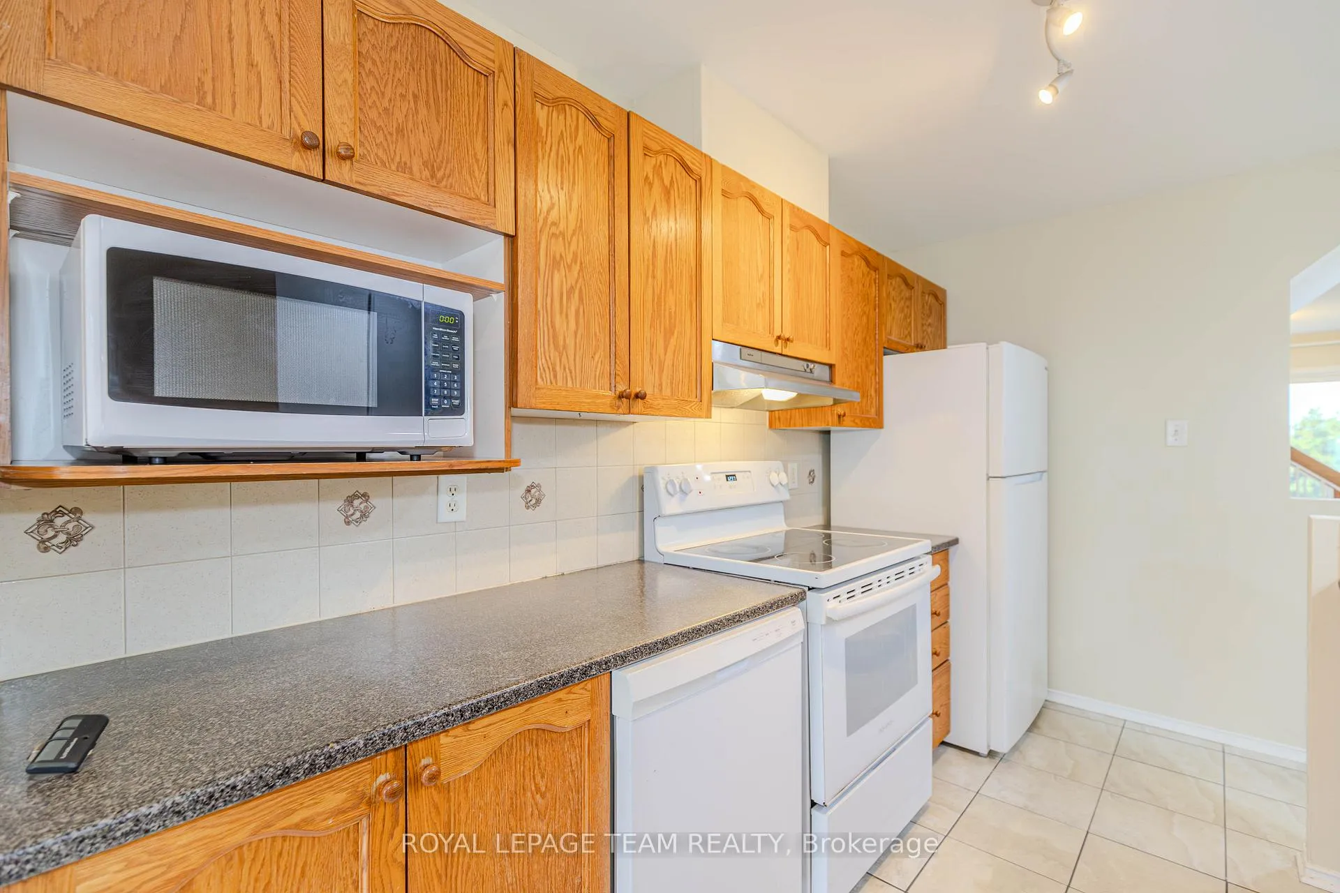 Photo 8 of 263 Cresthaven Drive, Ottawa, Barrhaven East — HOMEH