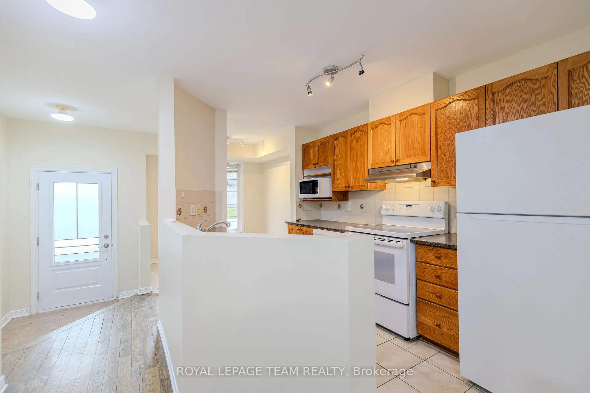 Photo 12 of 263 Cresthaven Drive, Ottawa, Barrhaven East — HOMEH