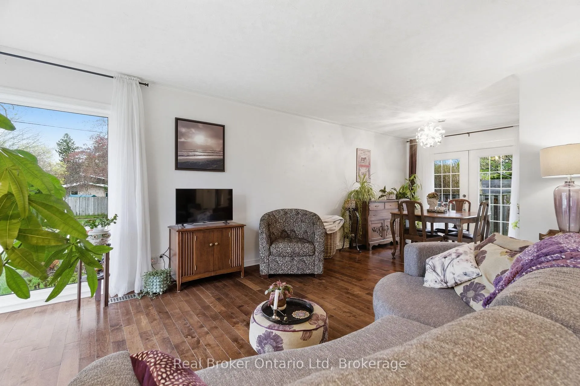 Photo 7 of 6 Eleanor Court, Guelph, Grange Road — HOMEH