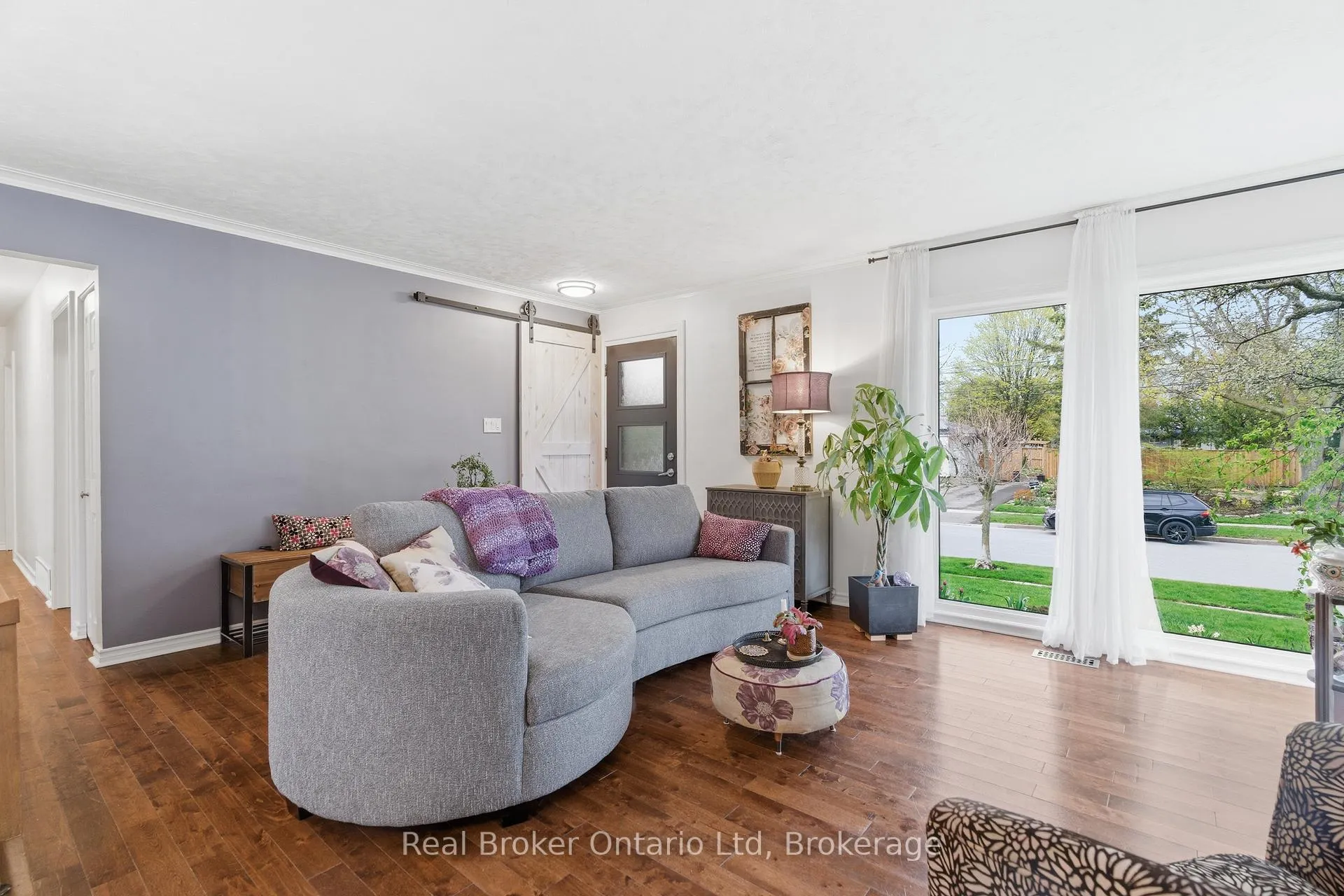 Photo 11 of 6 Eleanor Court, Guelph, Grange Road — HOMEH