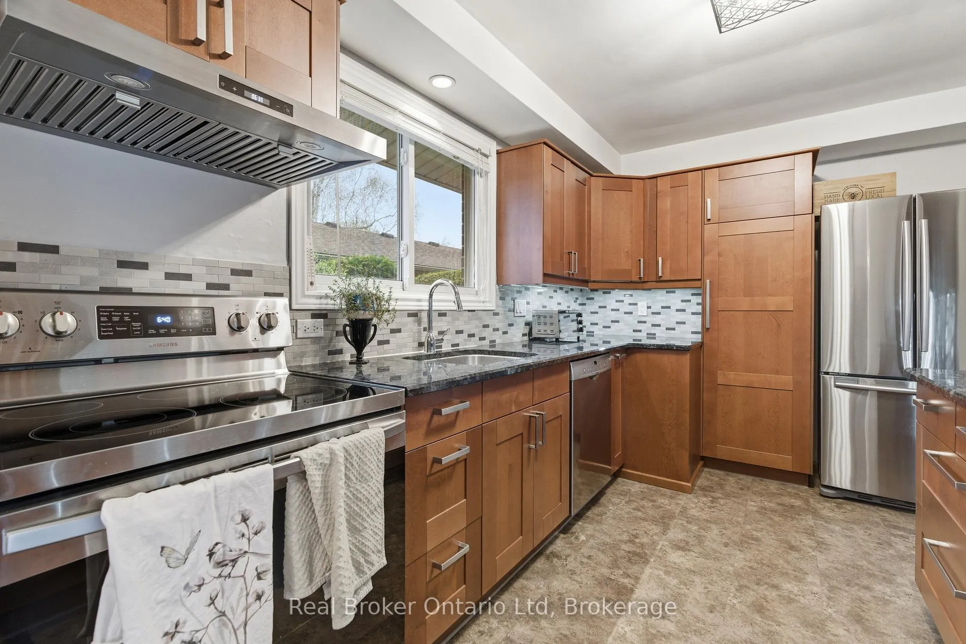 Photo 13 of 6 Eleanor Court, Guelph, Grange Road — HOMEH