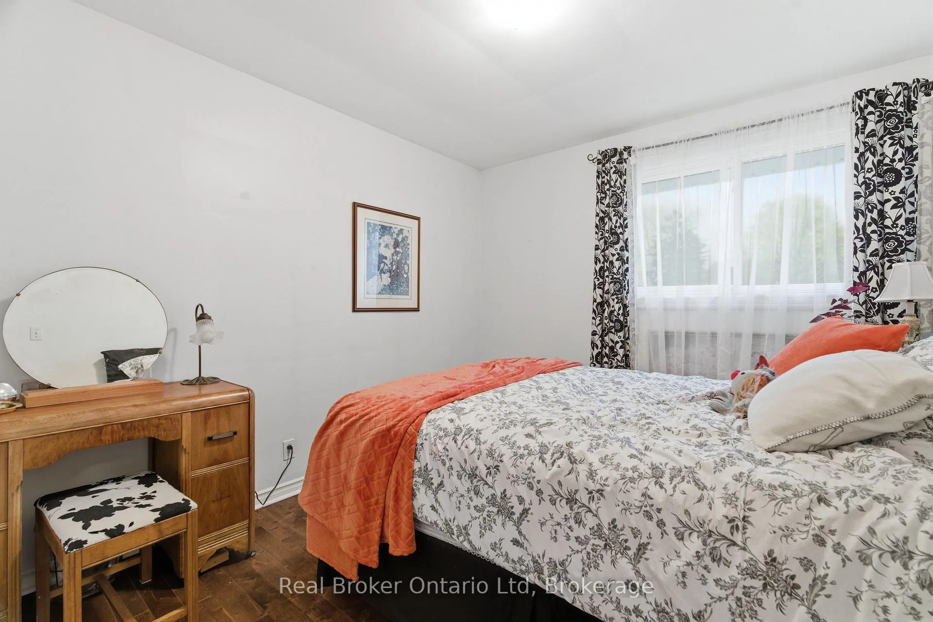 Photo 19 of 6 Eleanor Court, Guelph, Grange Road — HOMEH