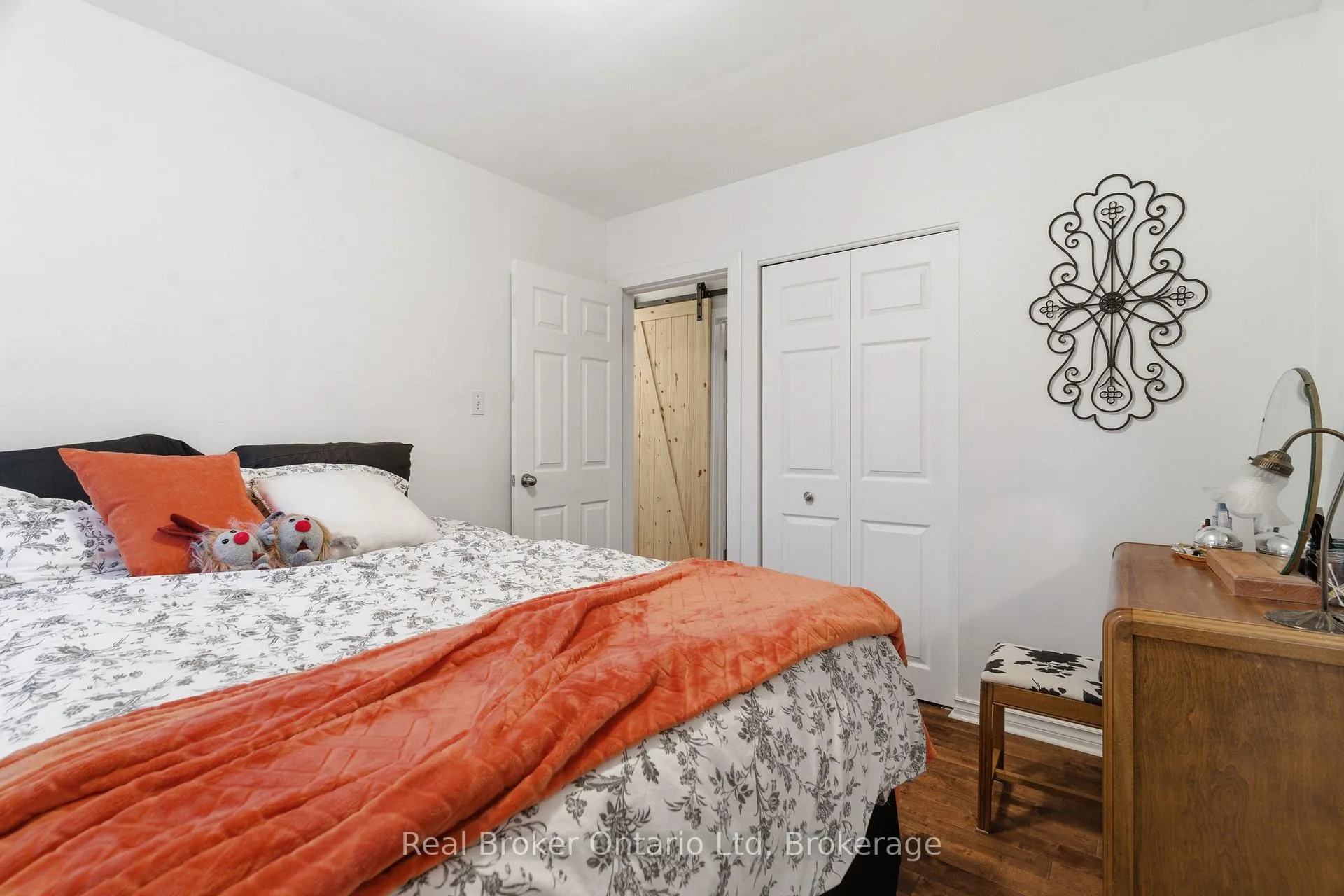 Photo 20 of 6 Eleanor Court, Guelph, Grange Road — HOMEH