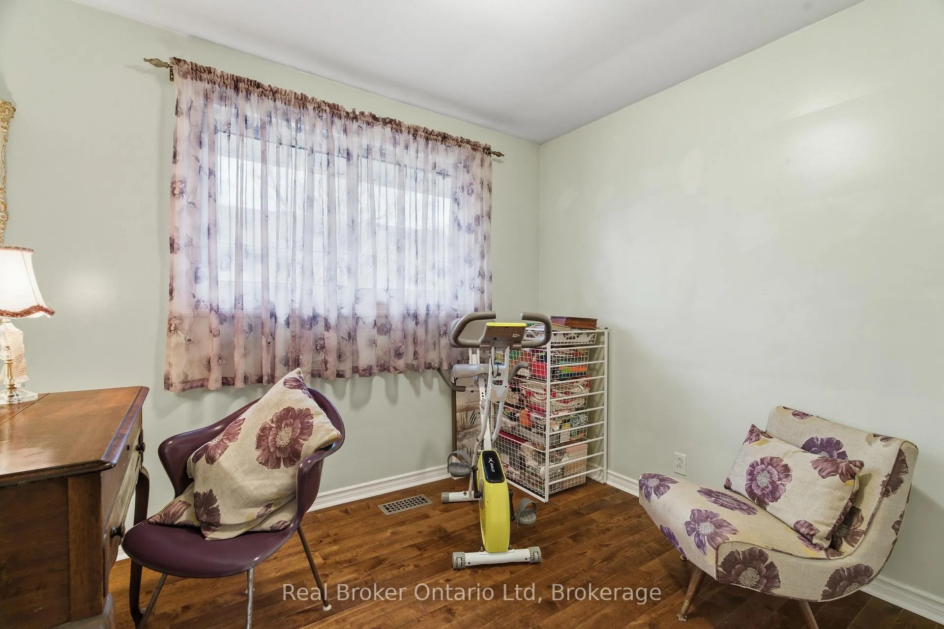 Photo 21 of 6 Eleanor Court, Guelph, Grange Road — HOMEH