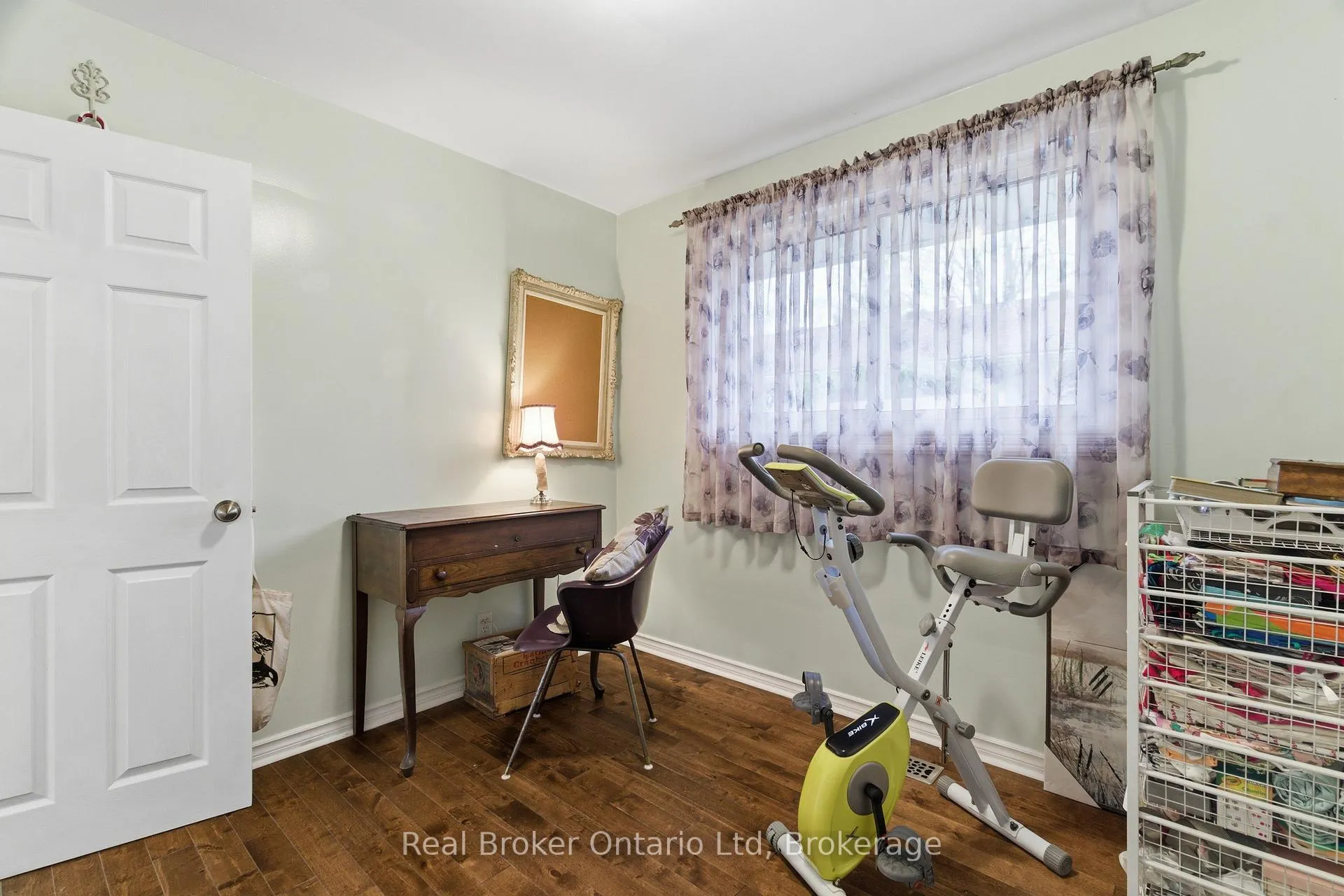 Photo 22 of 6 Eleanor Court, Guelph, Grange Road — HOMEH