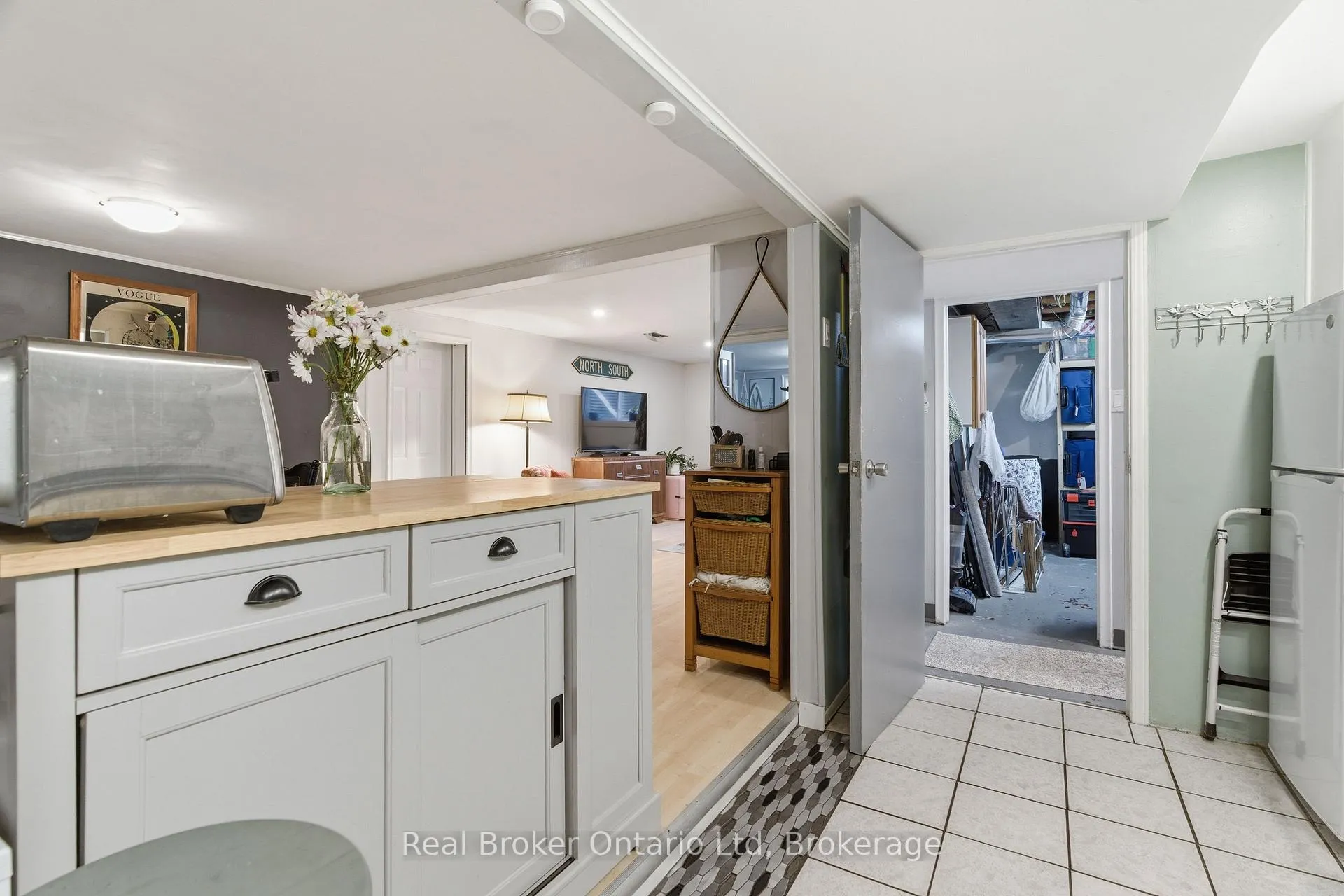 Photo 26 of 6 Eleanor Court, Guelph, Grange Road — HOMEH