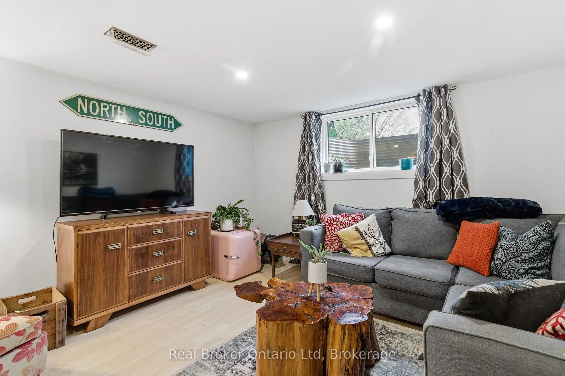 Photo 30 of 6 Eleanor Court, Guelph, Grange Road — HOMEH