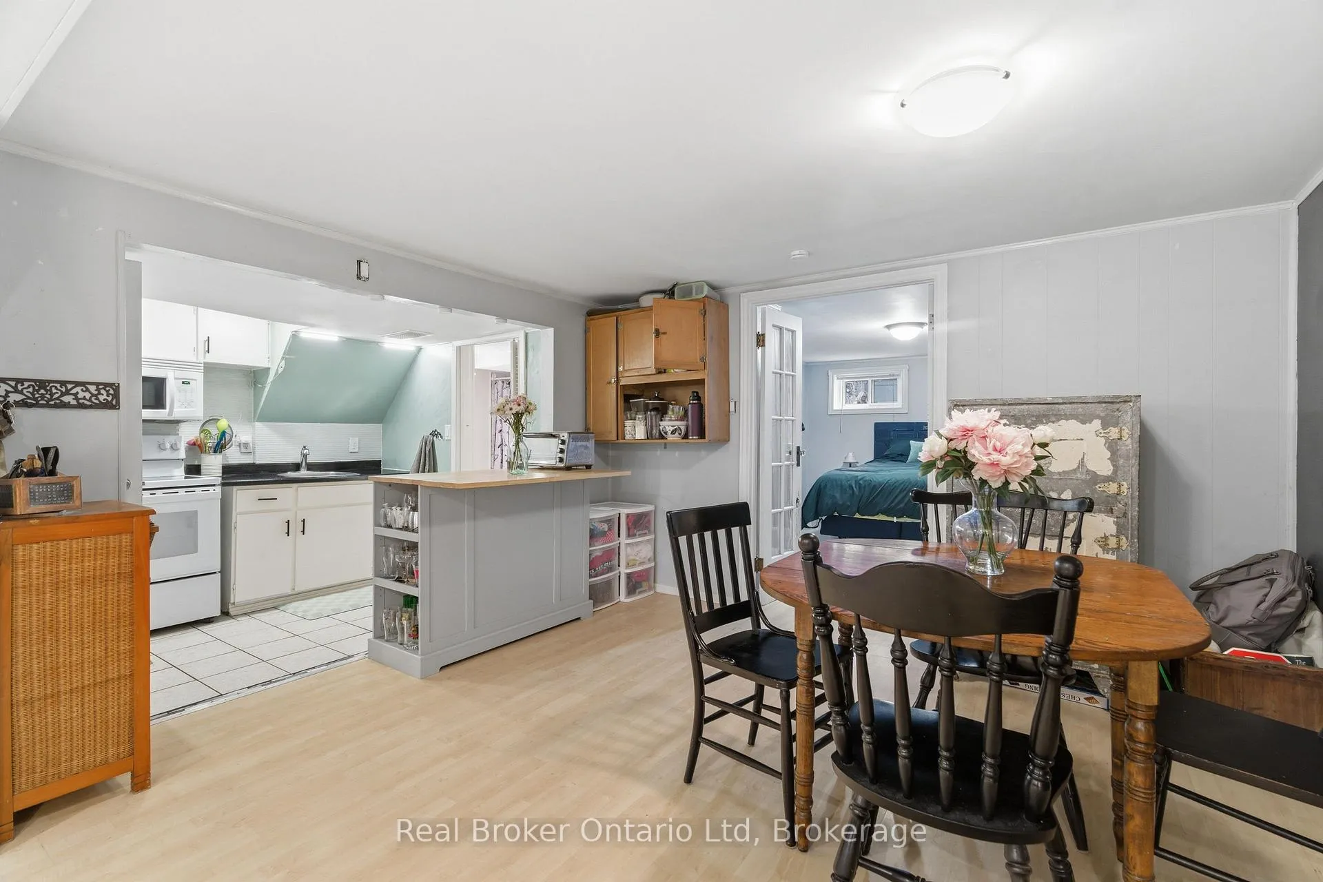 Photo 32 of 6 Eleanor Court, Guelph, Grange Road — HOMEH
