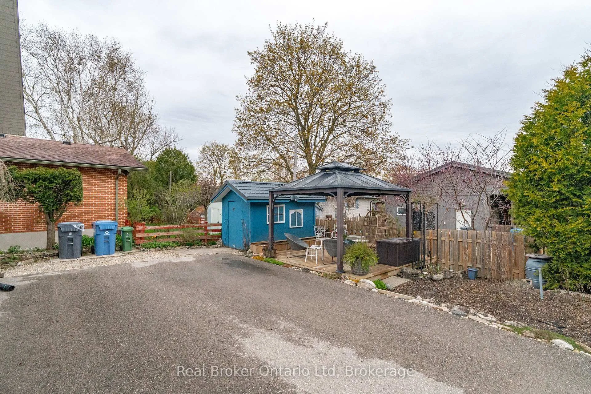 Photo 38 of 6 Eleanor Court, Guelph, Grange Road — HOMEH