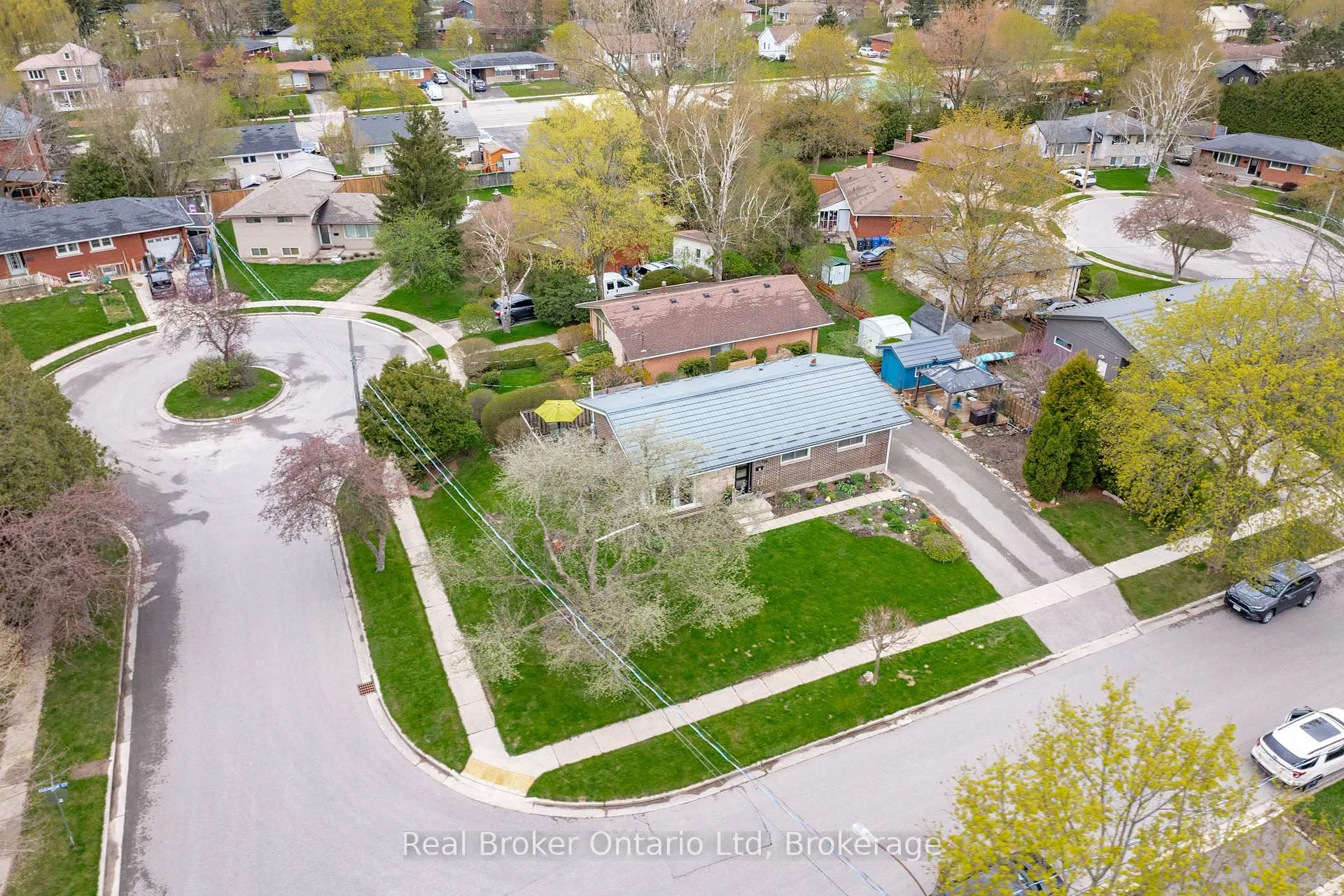 Photo 46 of 6 Eleanor Court, Guelph, Grange Road — HOMEH