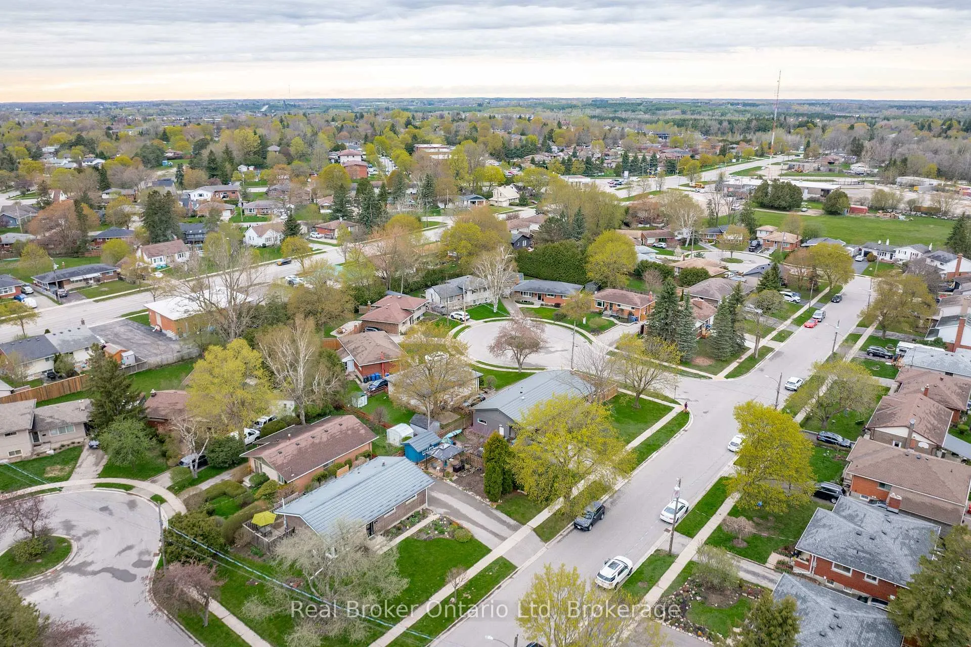 Photo 47 of 6 Eleanor Court, Guelph, Grange Road — HOMEH