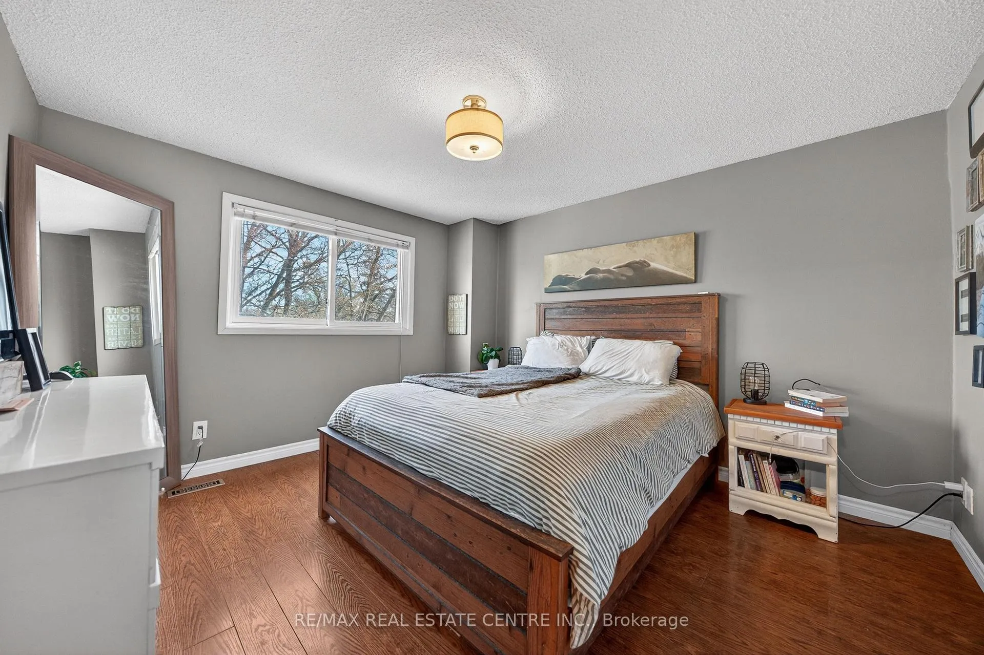 Photo 16 of 195 Old Carriage Drive, Kitchener — HOMEH