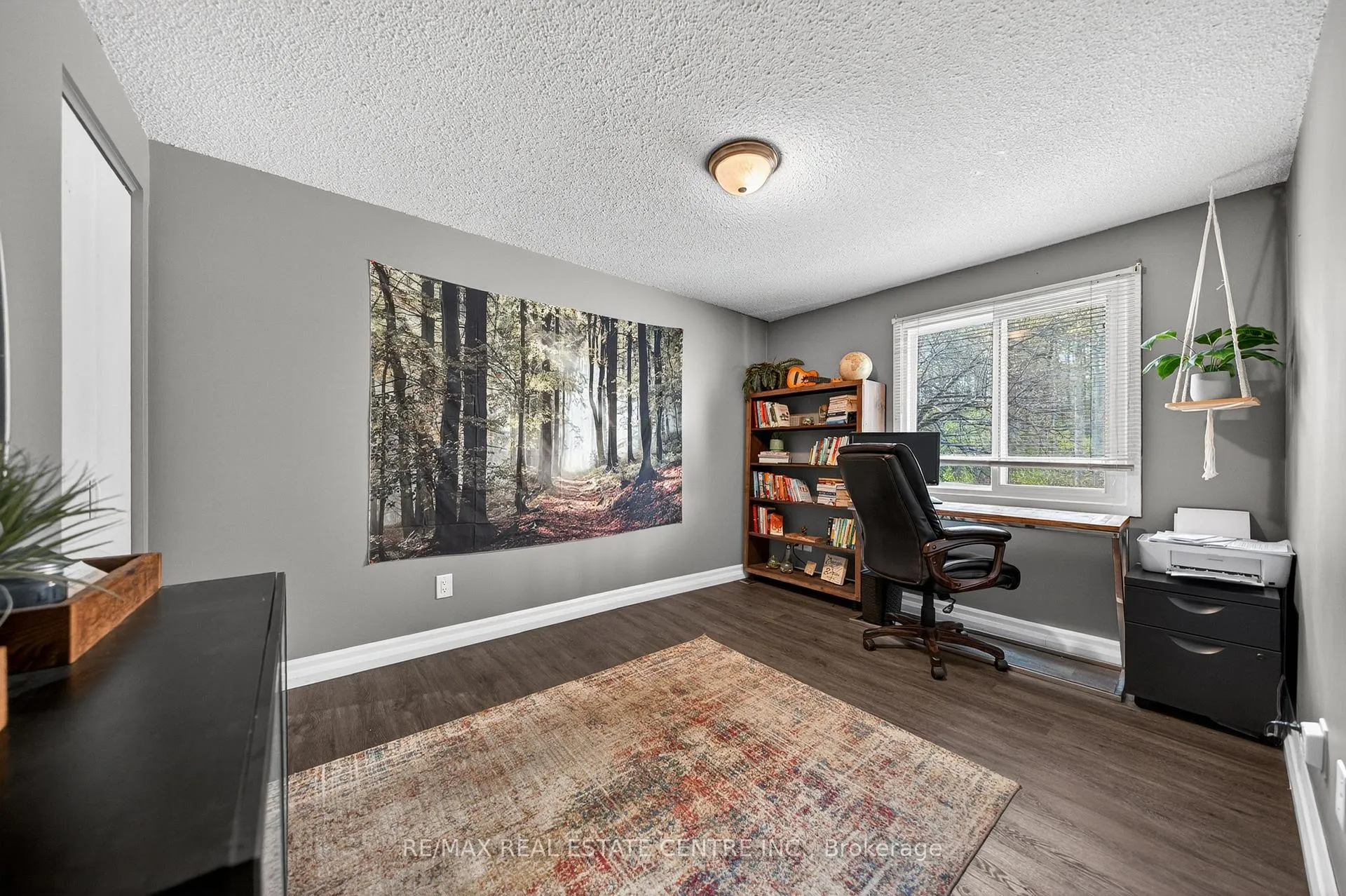 Photo 18 of 195 Old Carriage Drive, Kitchener — HOMEH