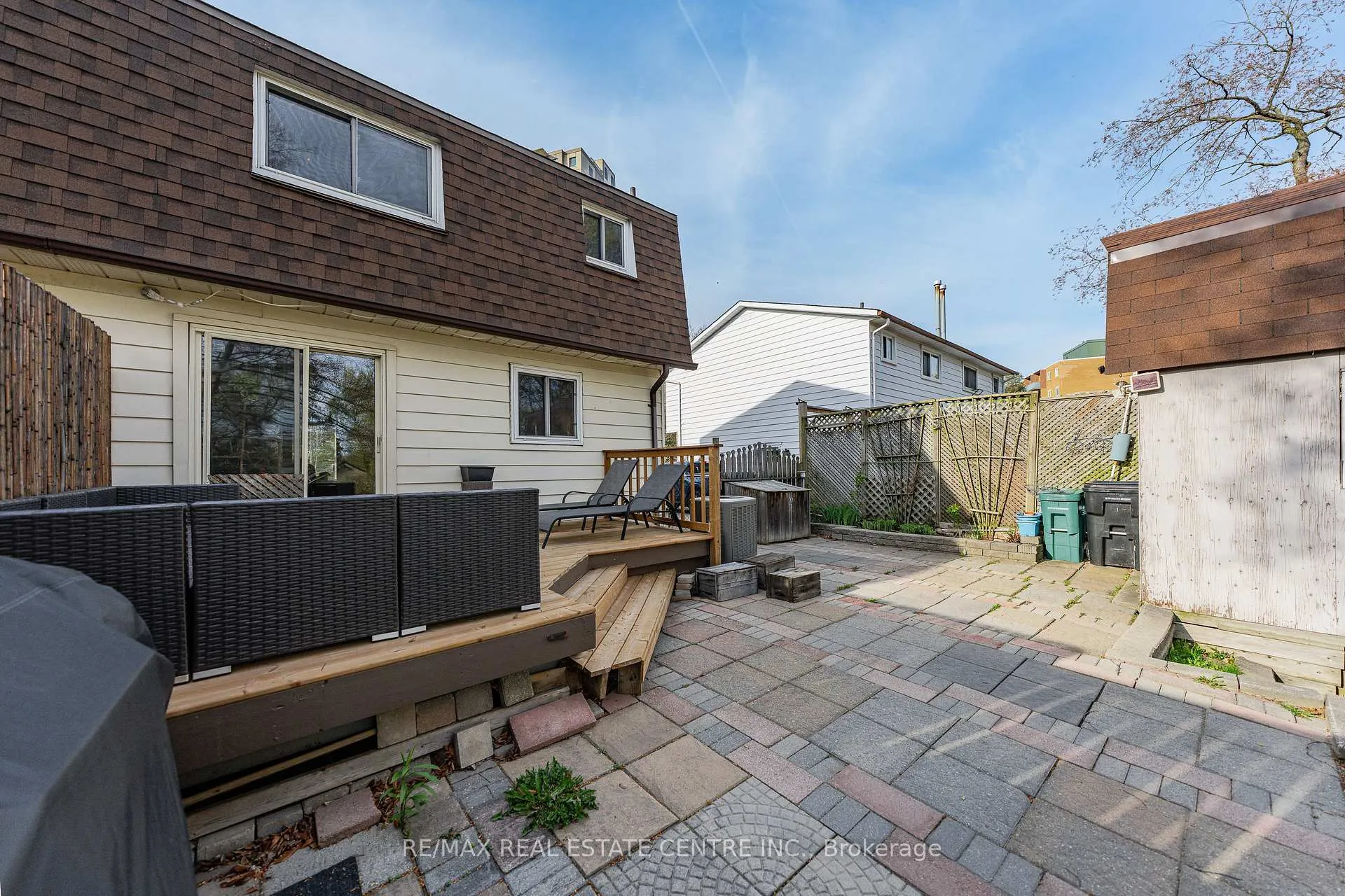 Photo 33 of 195 Old Carriage Drive, Kitchener — HOMEH