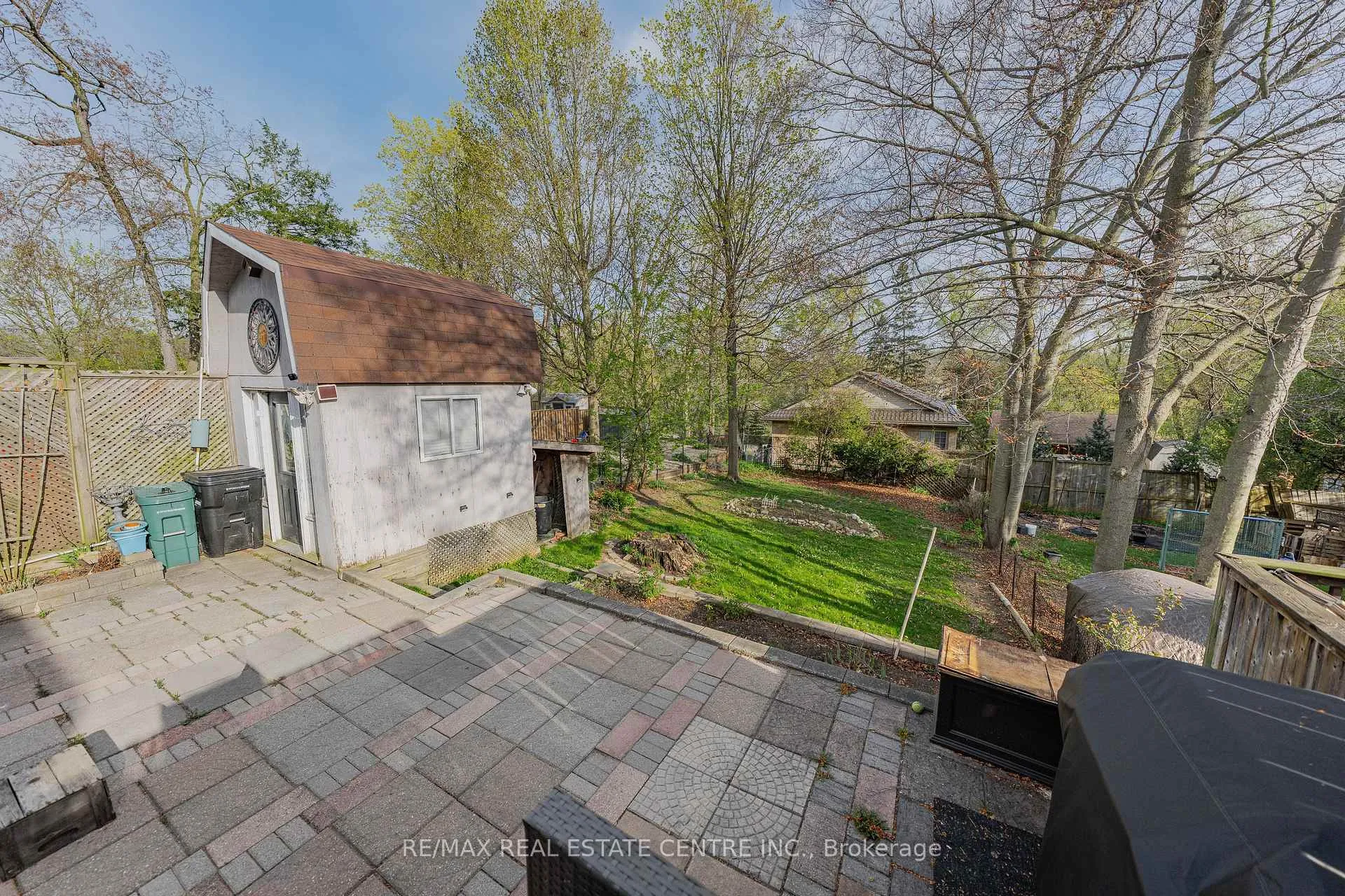 Photo 35 of 195 Old Carriage Drive, Kitchener — HOMEH