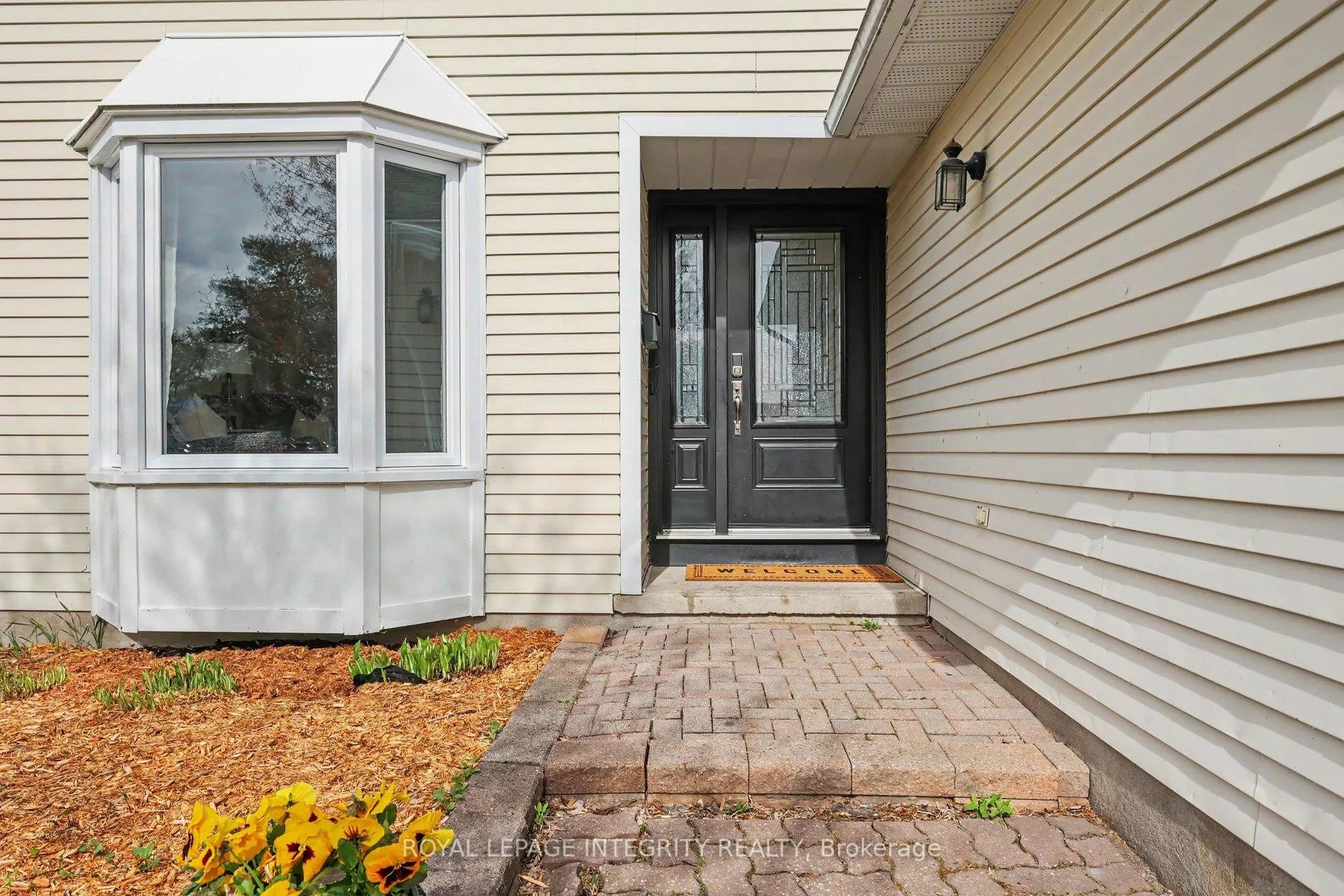 Photo 2 of 1138 St Germain Crescent, Ottawa, Convent Glen North — HOMEH