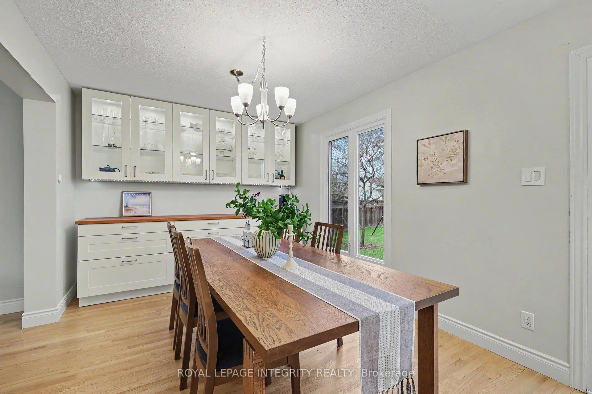 Photo 5 of 1138 St Germain Crescent, Ottawa, Convent Glen North — HOMEH