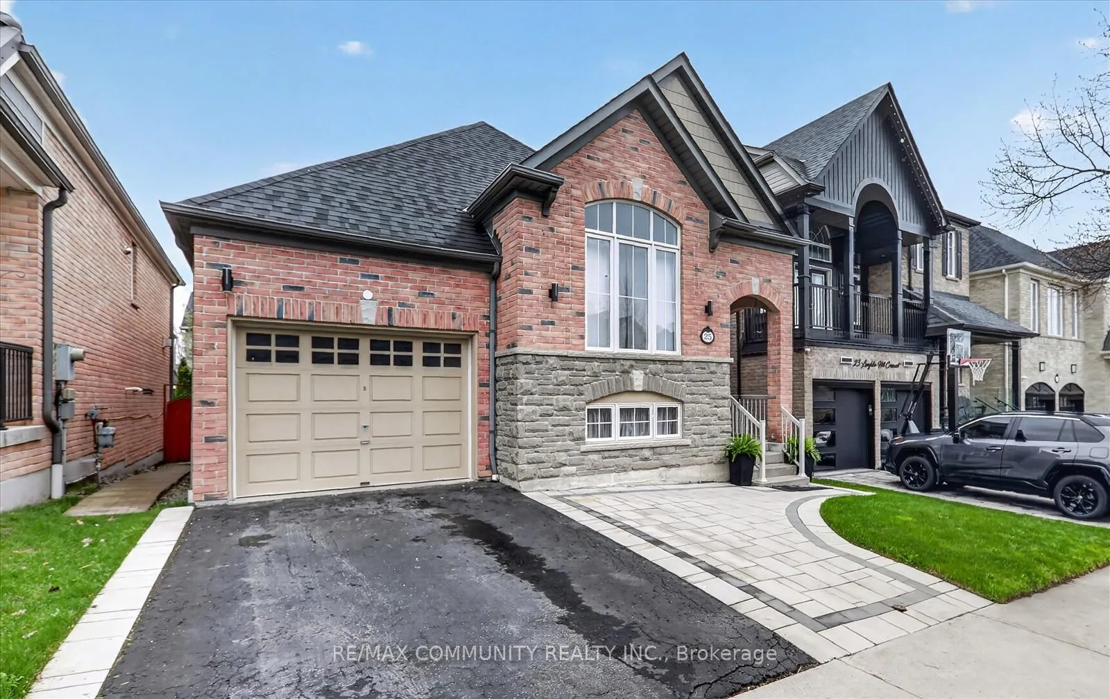 Photo 3 of 25 Loughlin Hill Crescent E, Ajax, Central East — HOMEH