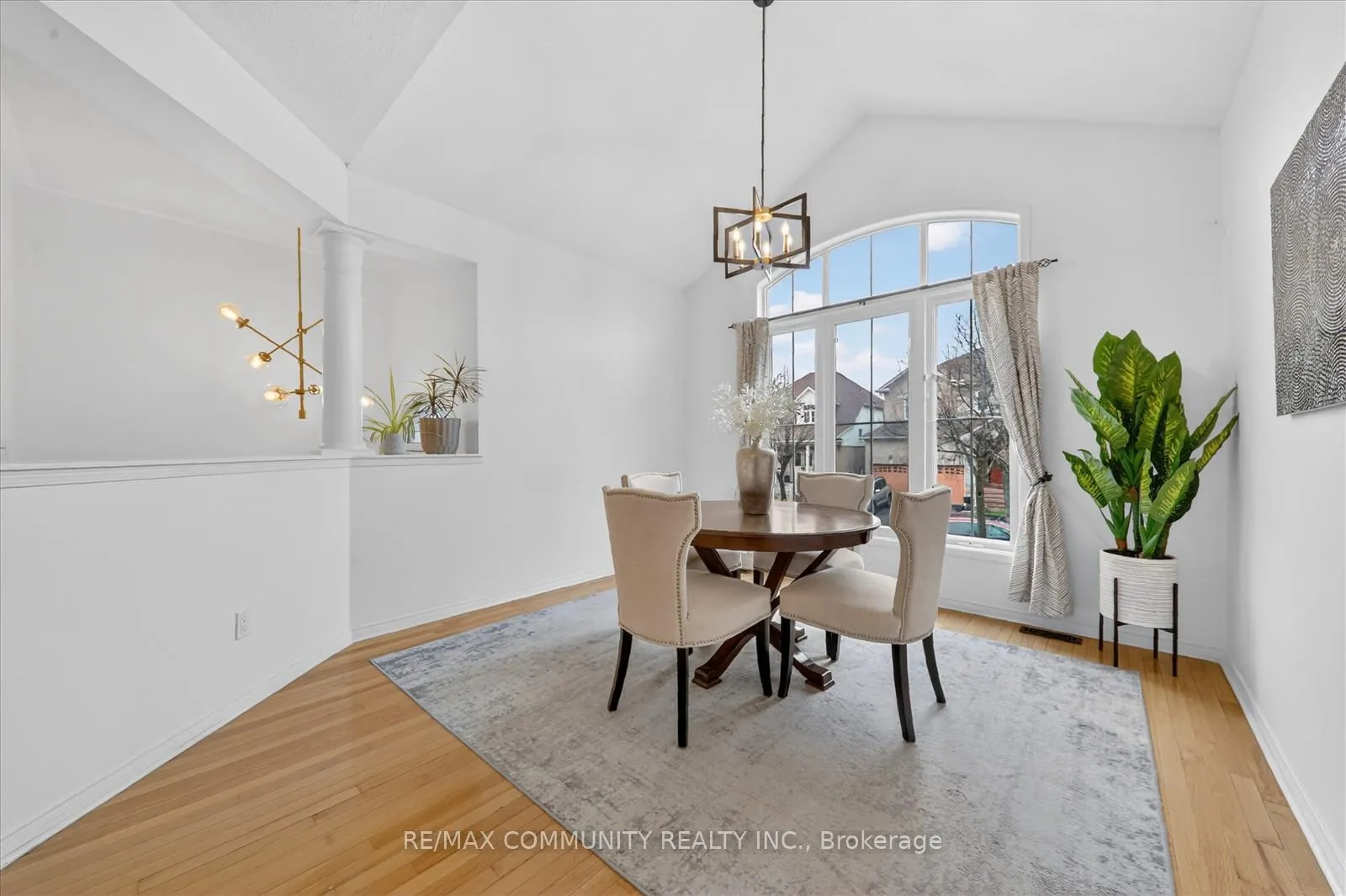 Photo 8 of 25 Loughlin Hill Crescent E, Ajax, Central East — HOMEH