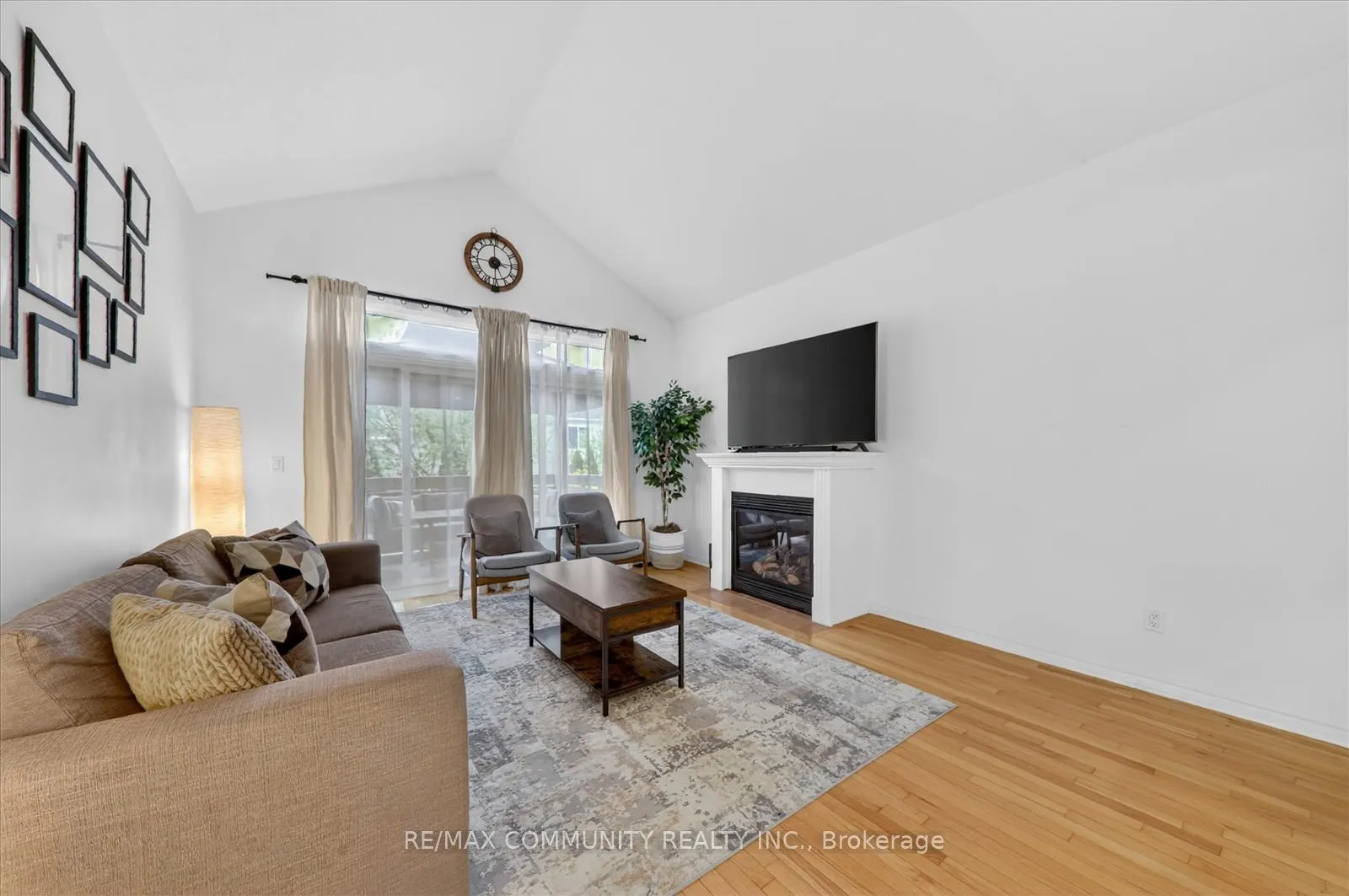 Photo 18 of 25 Loughlin Hill Crescent E, Ajax, Central East — HOMEH
