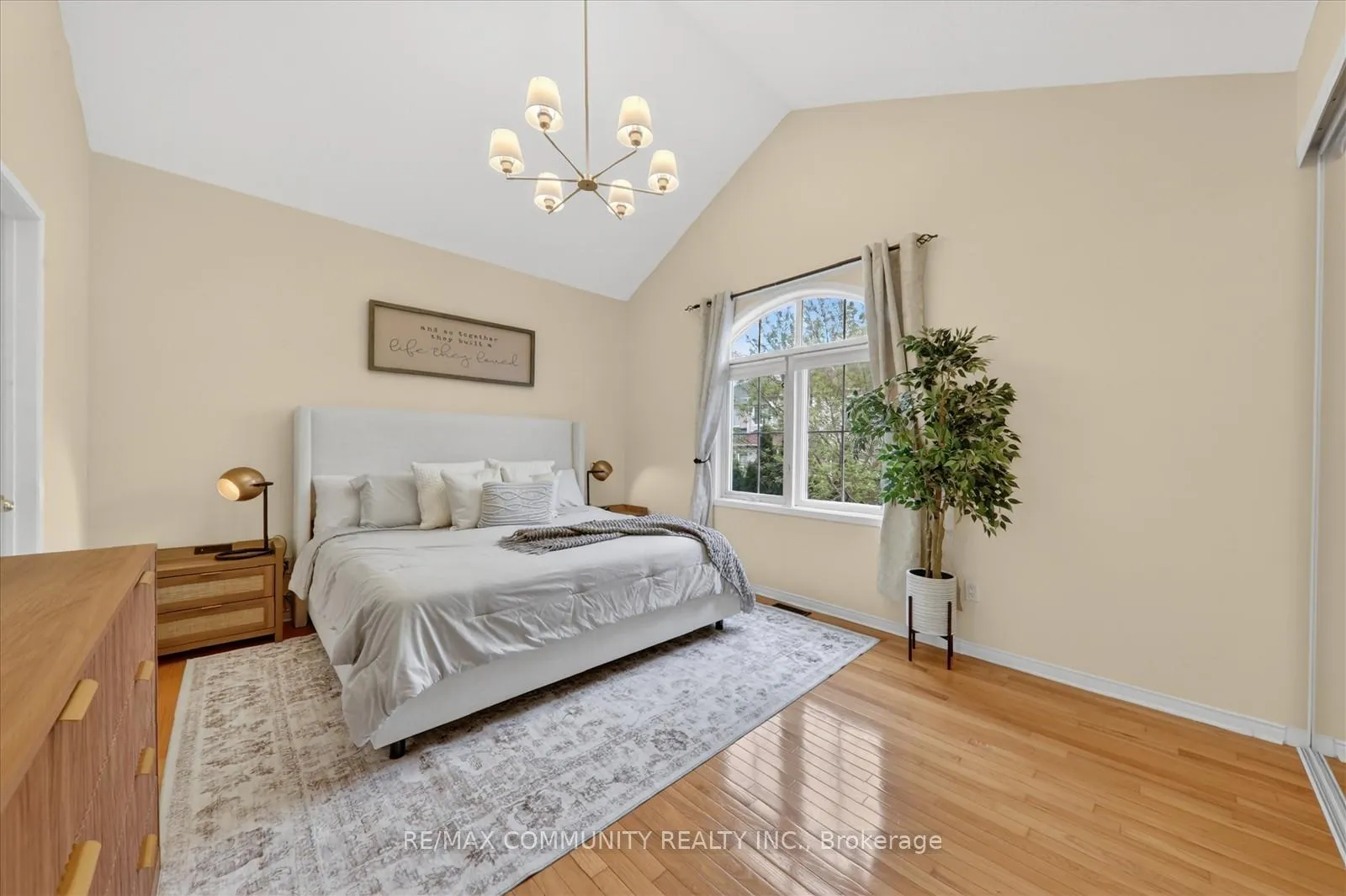 Photo 21 of 25 Loughlin Hill Crescent E, Ajax, Central East — HOMEH