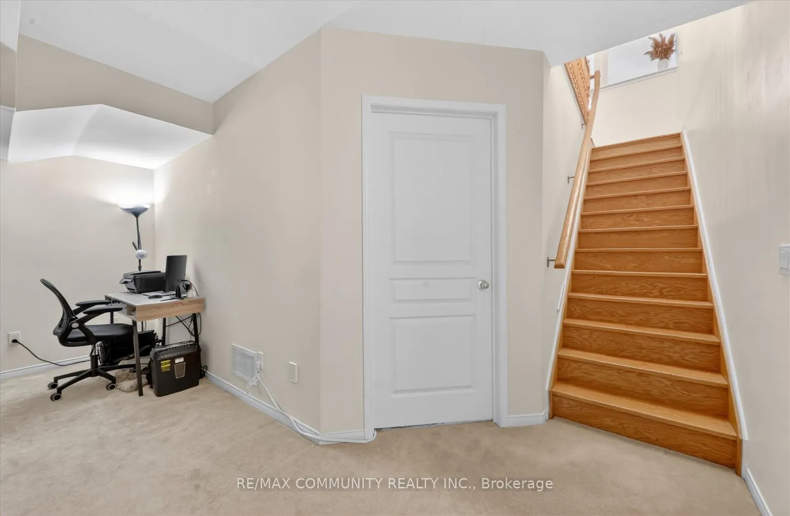 Photo 26 of 25 Loughlin Hill Crescent E, Ajax, Central East — HOMEH