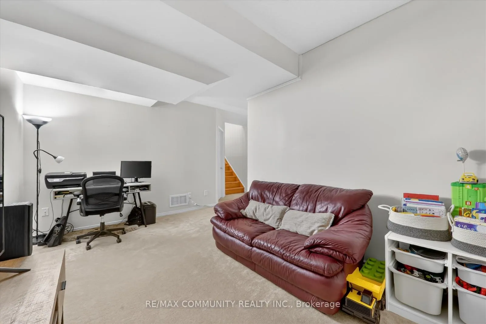 Photo 29 of 25 Loughlin Hill Crescent E, Ajax, Central East — HOMEH