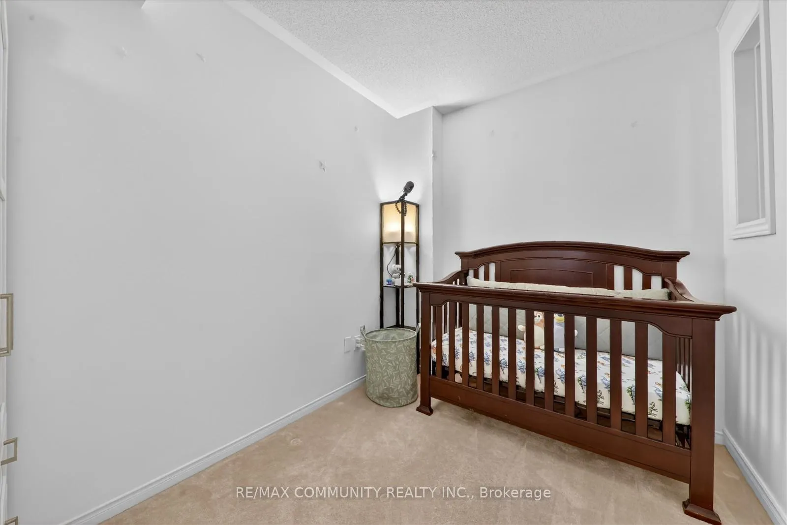 Photo 30 of 25 Loughlin Hill Crescent E, Ajax, Central East — HOMEH