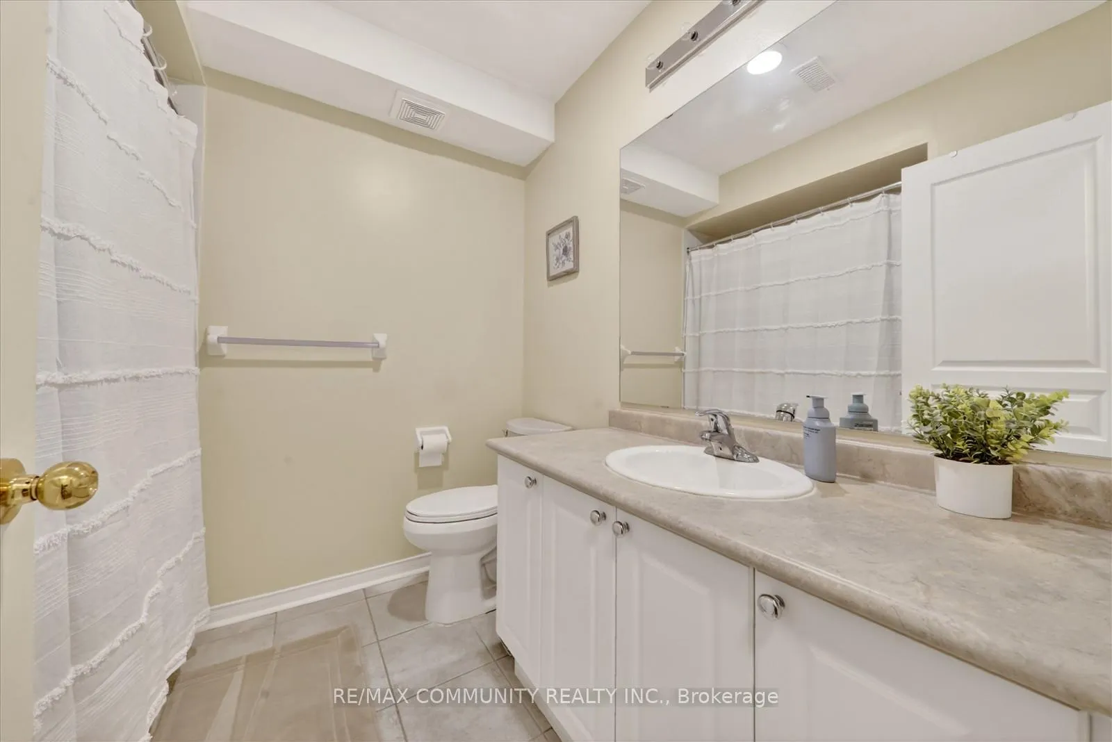 Photo 33 of 25 Loughlin Hill Crescent E, Ajax, Central East — HOMEH