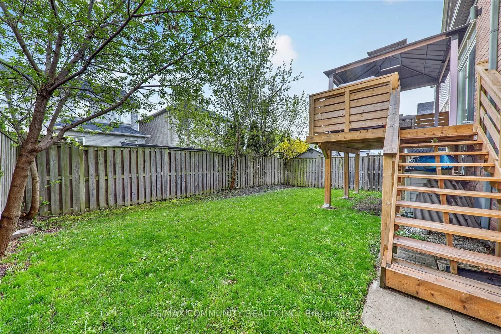 Photo 39 of 25 Loughlin Hill Crescent E, Ajax, Central East — HOMEH