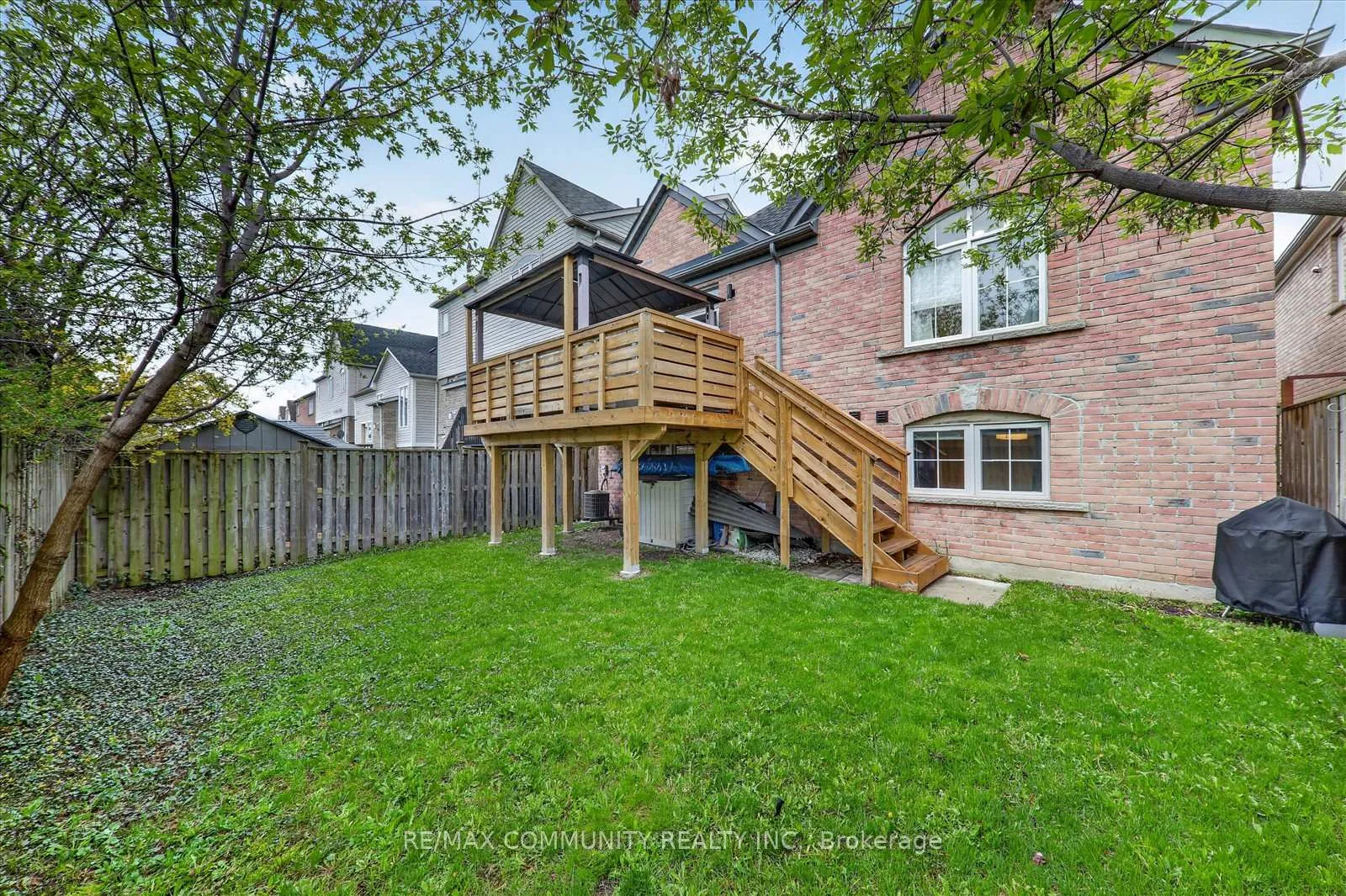 Photo 40 of 25 Loughlin Hill Crescent E, Ajax, Central East — HOMEH