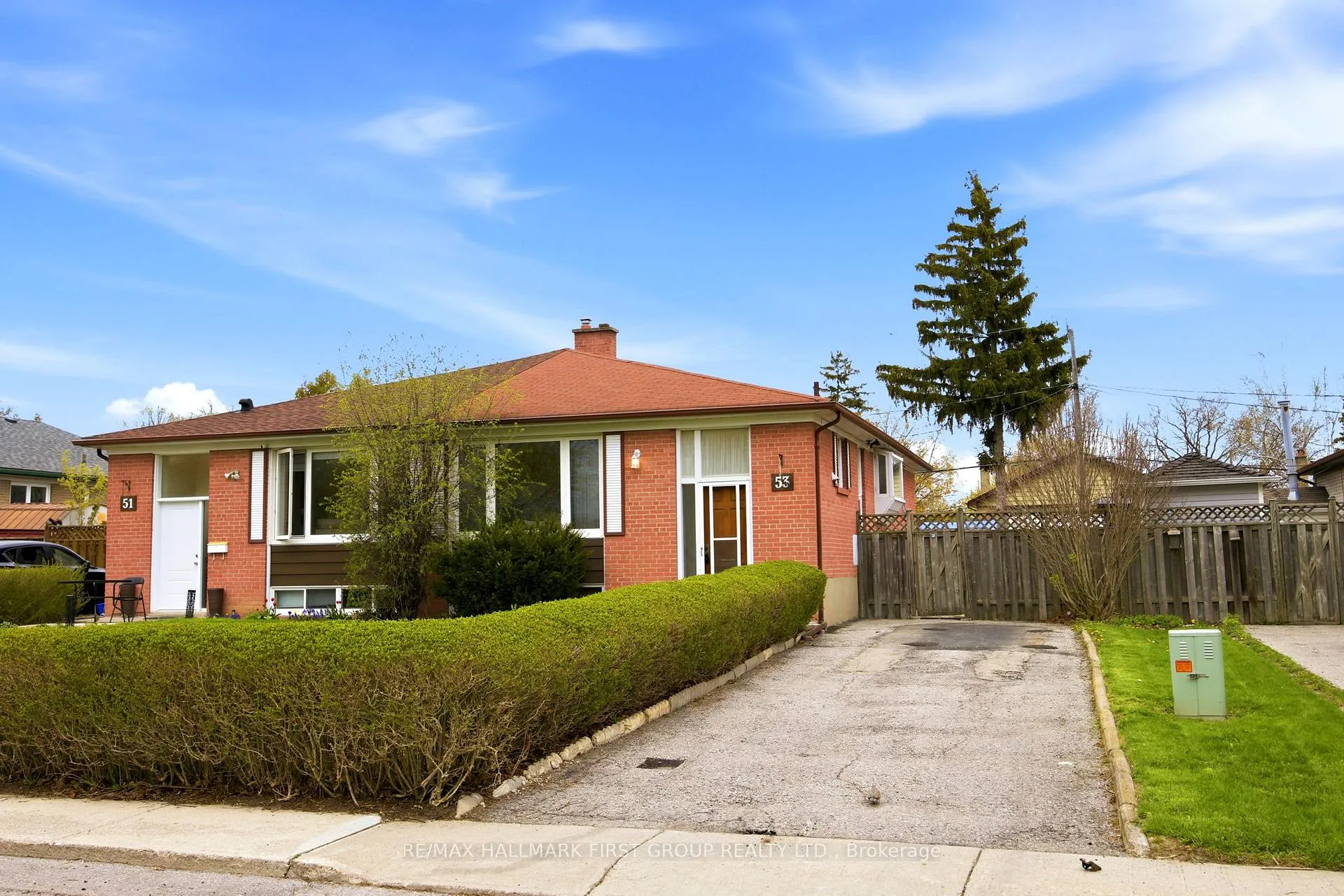 Photo 2 of 53 Billingsgate Crescent, Ajax, South East — HOMEH