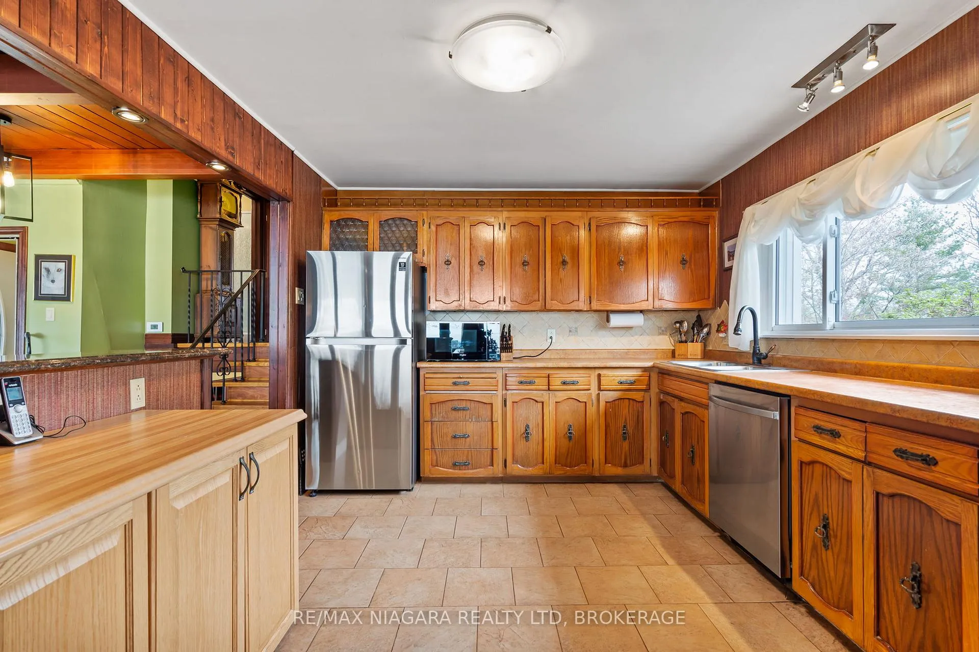 Photo 9 of 10419 Lakeshore Road, Wainfleet, Lakeshore — HOMEH