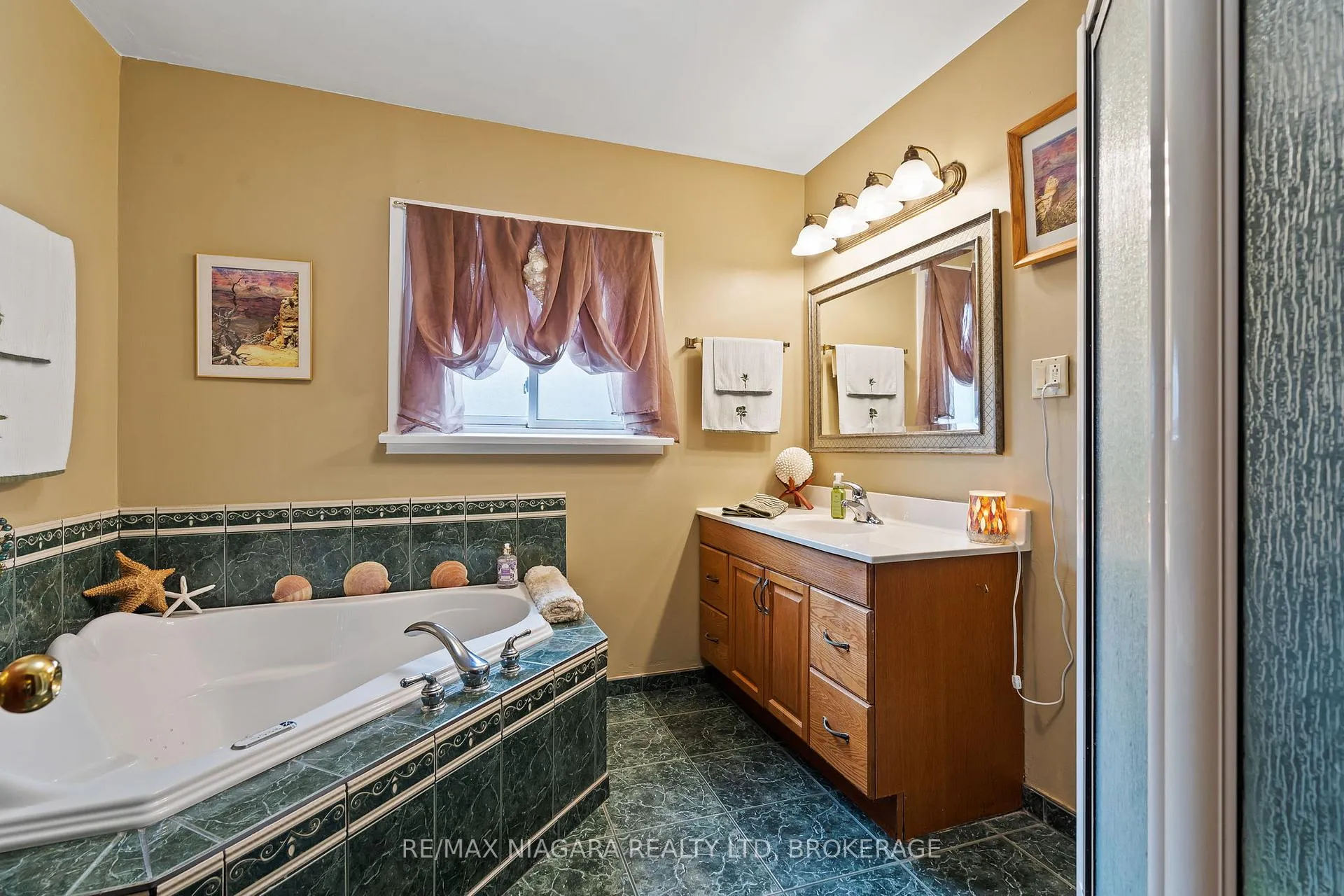 Photo 19 of 10419 Lakeshore Road, Wainfleet, Lakeshore — HOMEH
